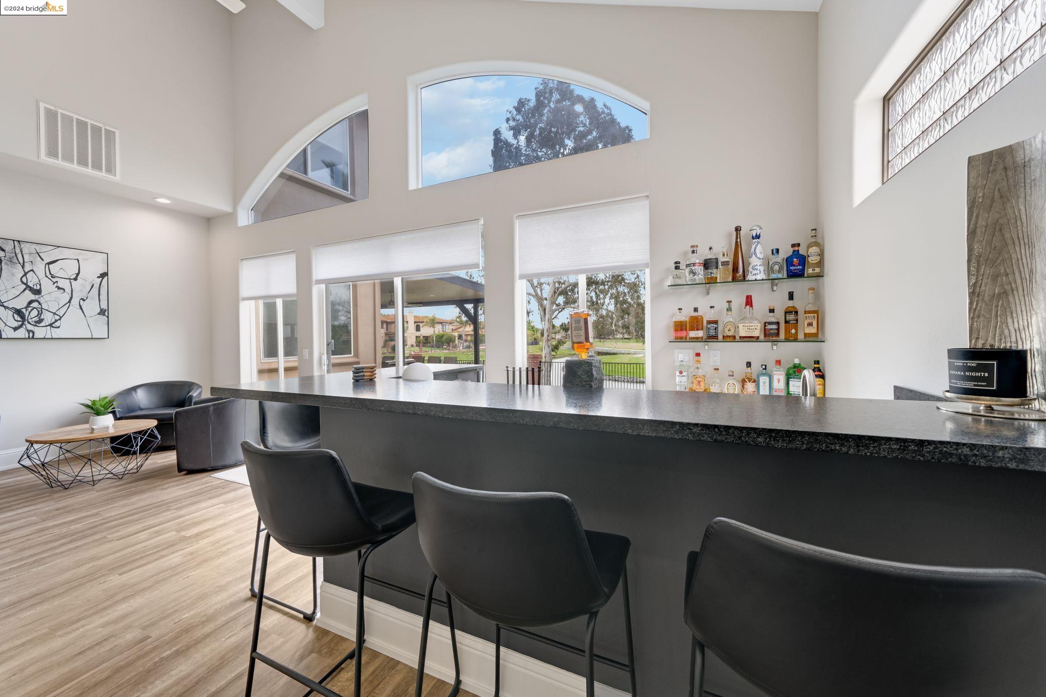 5600 Edgeview Dr