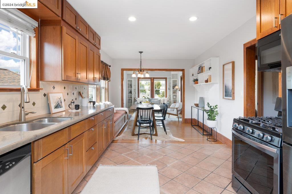 232 Oakland Ave
