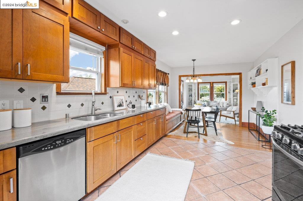 232 Oakland Ave