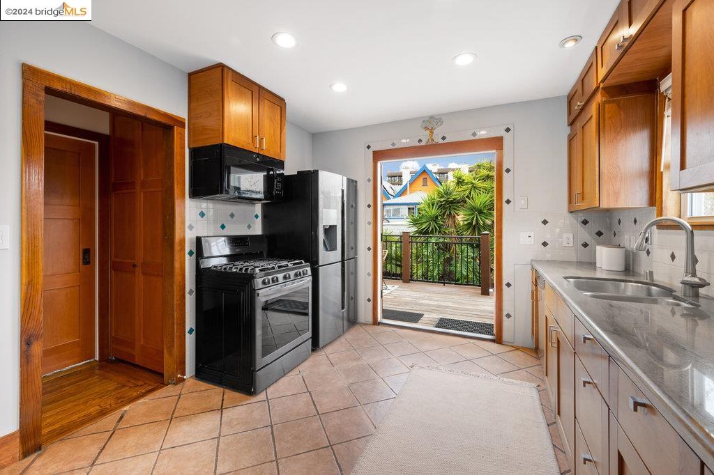 232 Oakland Ave