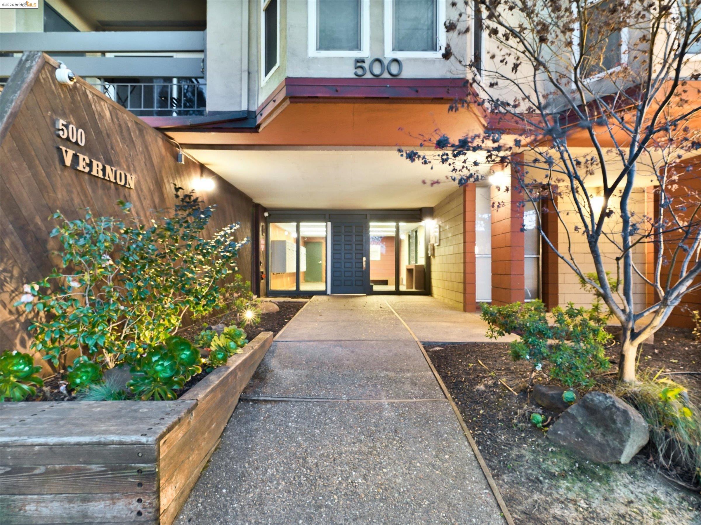 500 Vernon St # 113