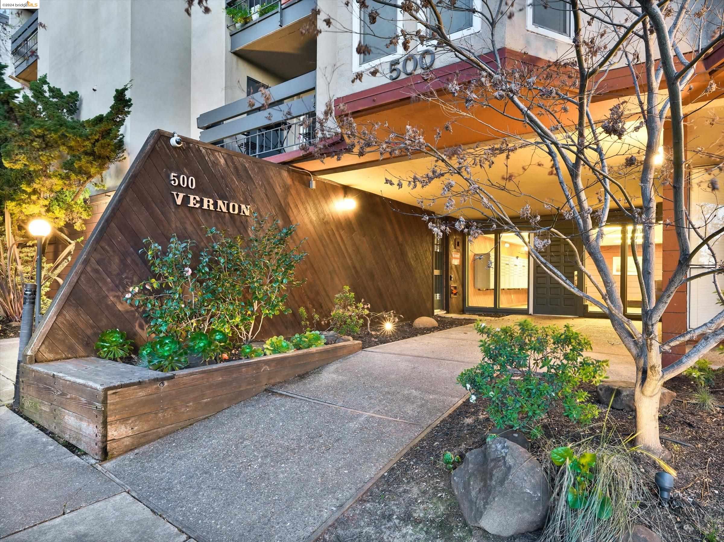 500 Vernon St # 113