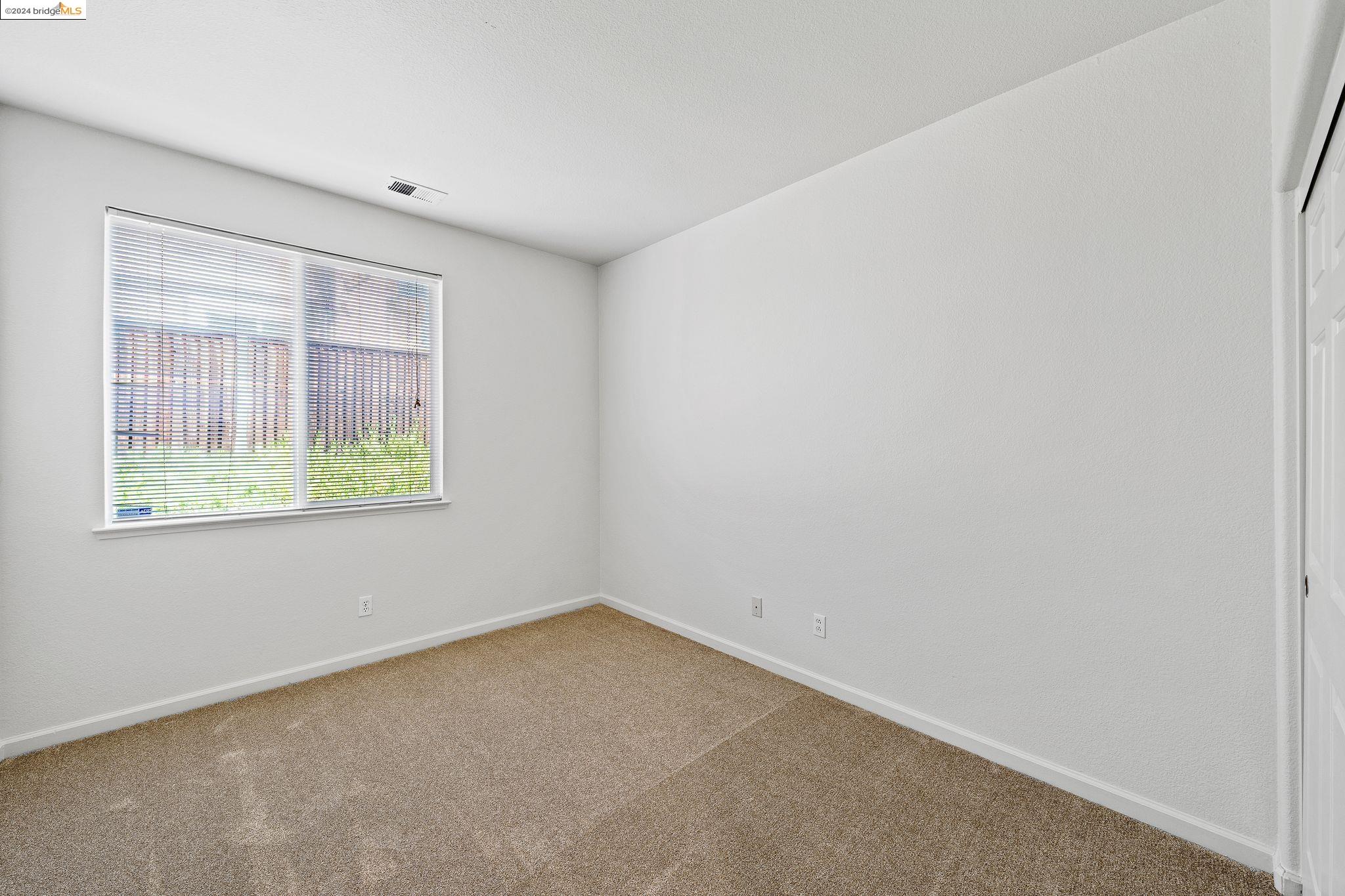 229 W Country Club Dr