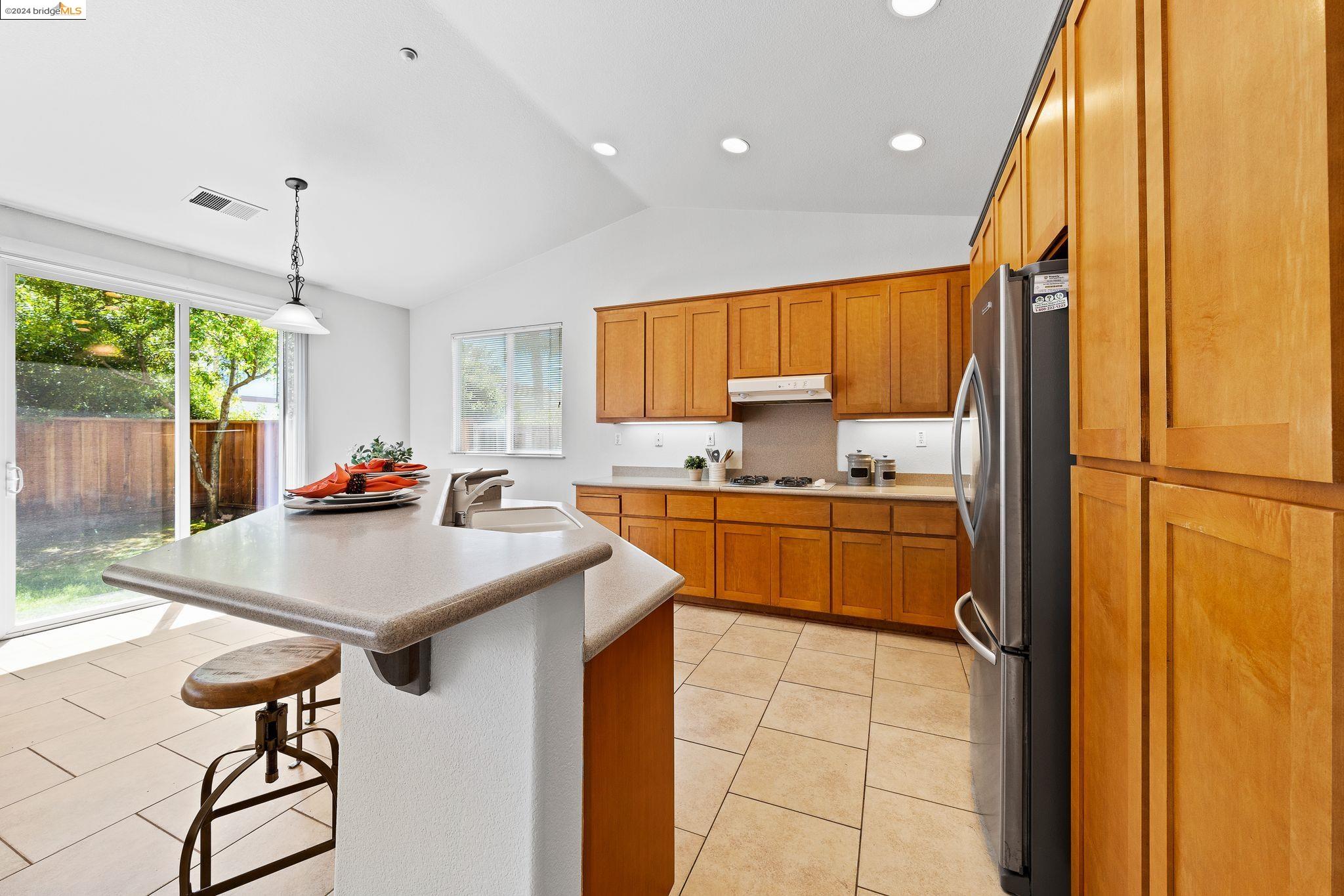 229 W Country Club Dr