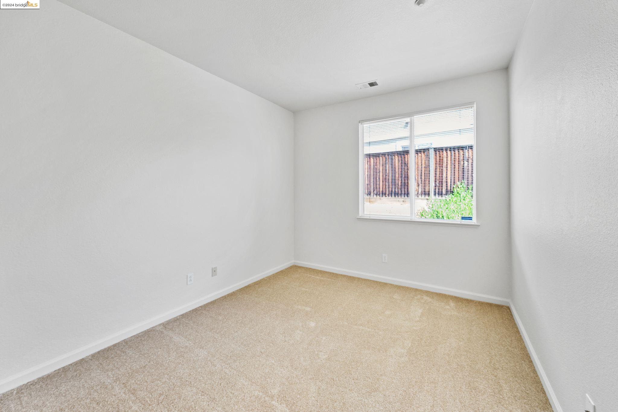 229 W Country Club Dr
