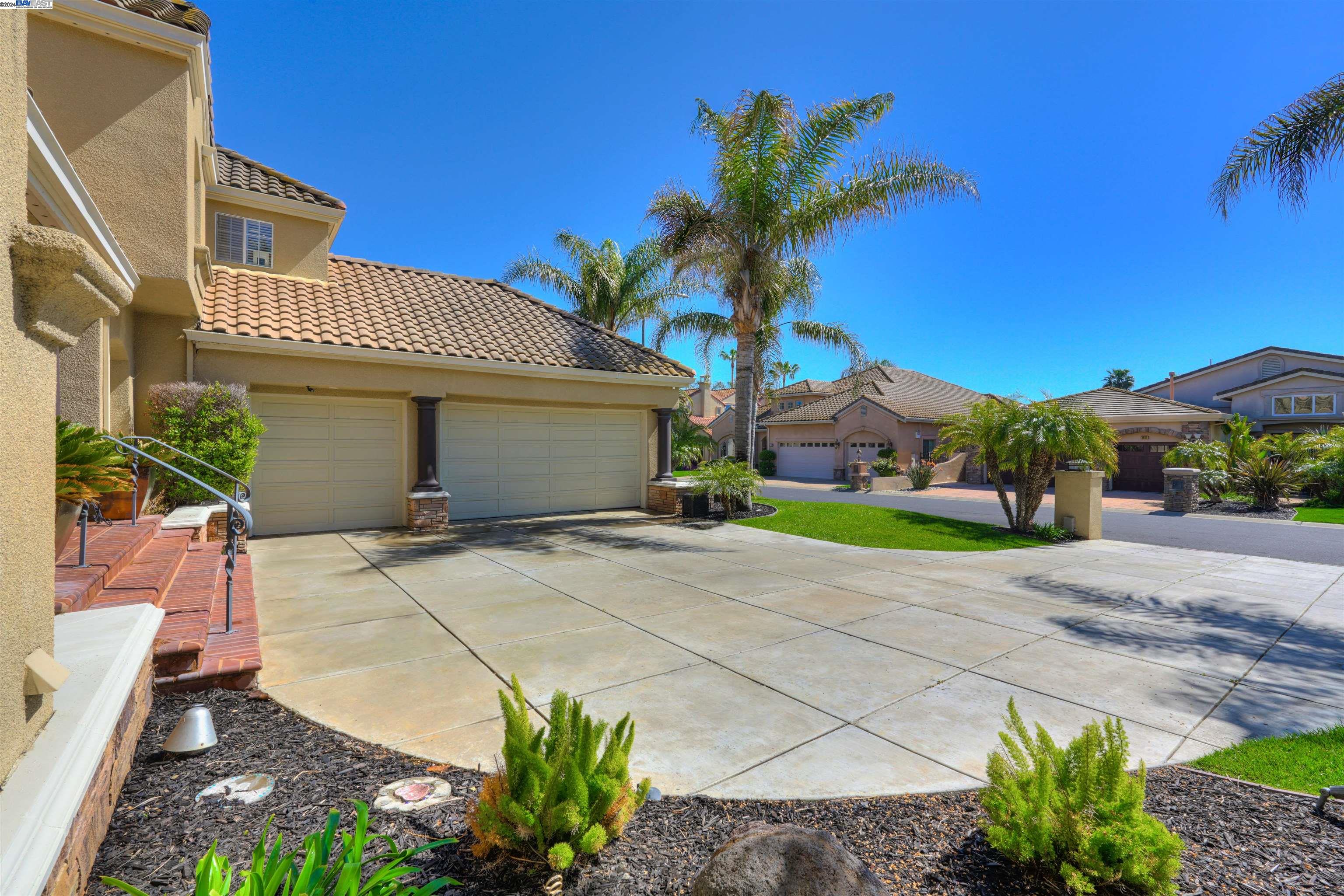 5662 Oakmont ct.