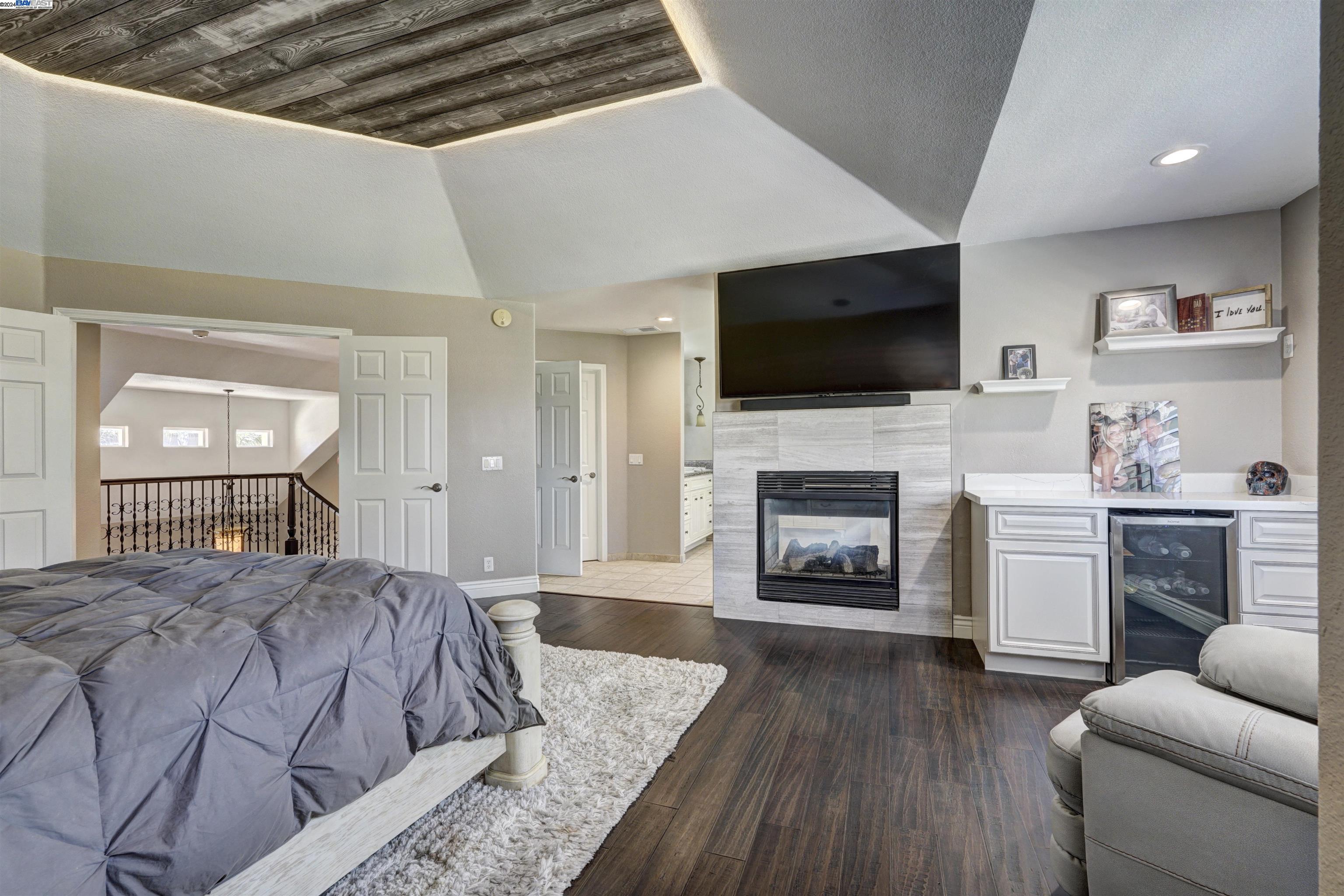 5662 Oakmont ct.