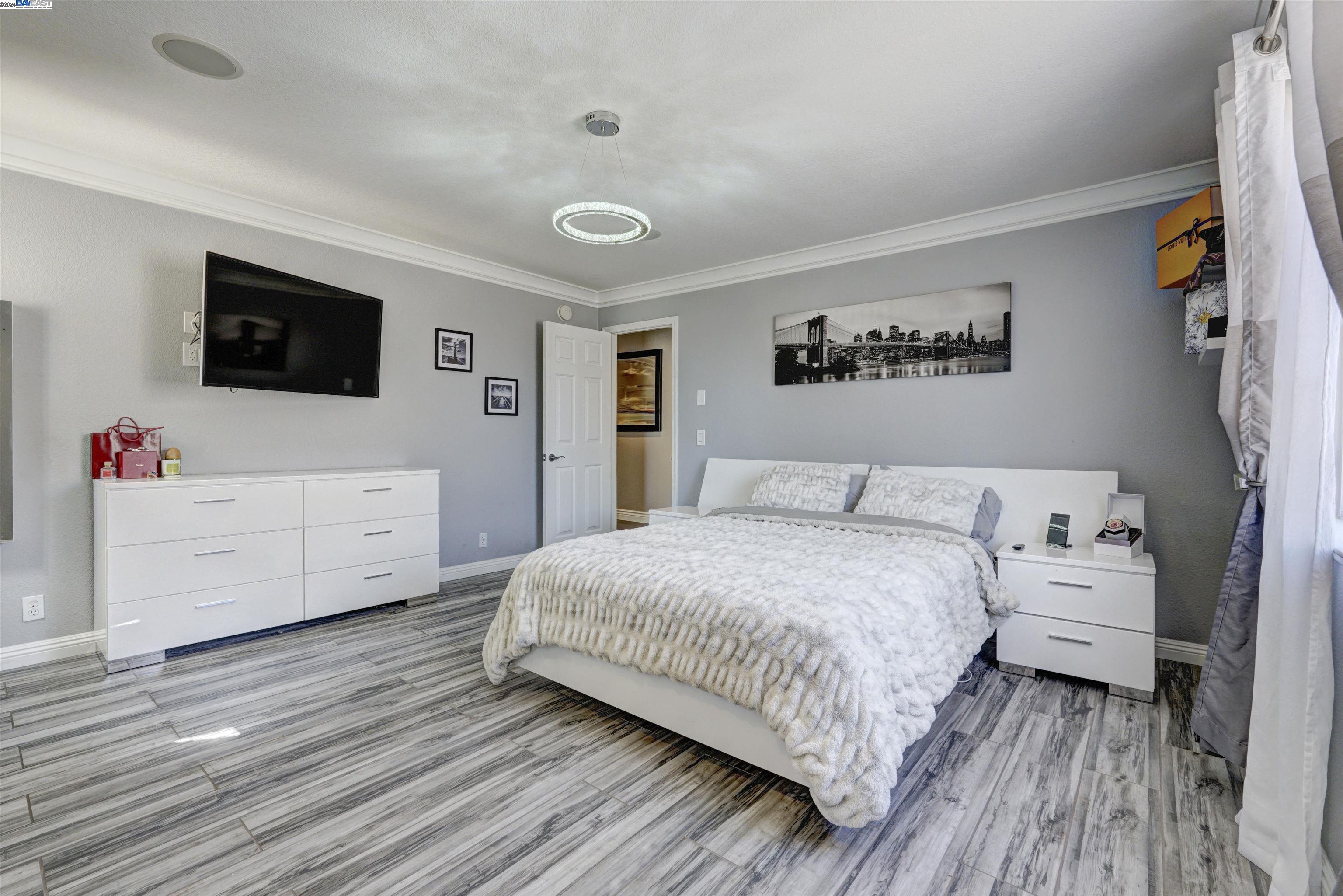 5662 Oakmont ct.