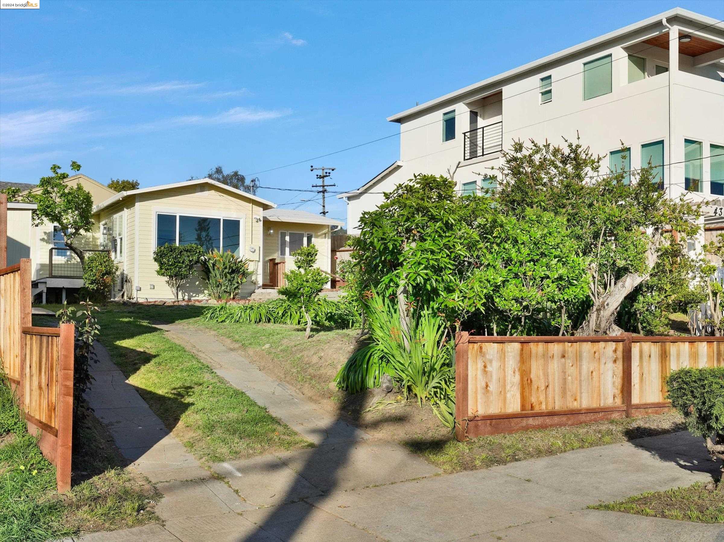 4330 Pampas Ave