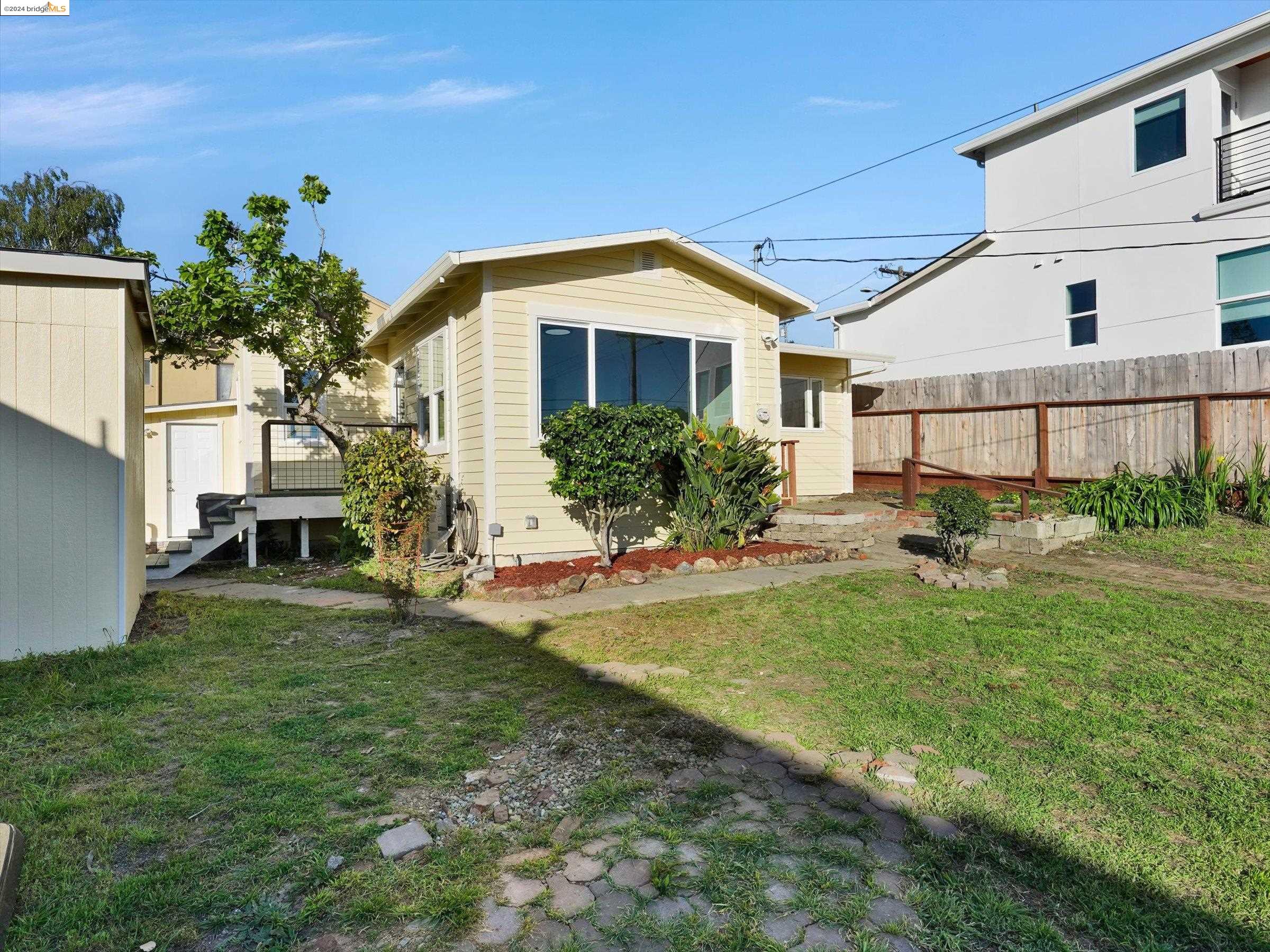 4330 Pampas Ave