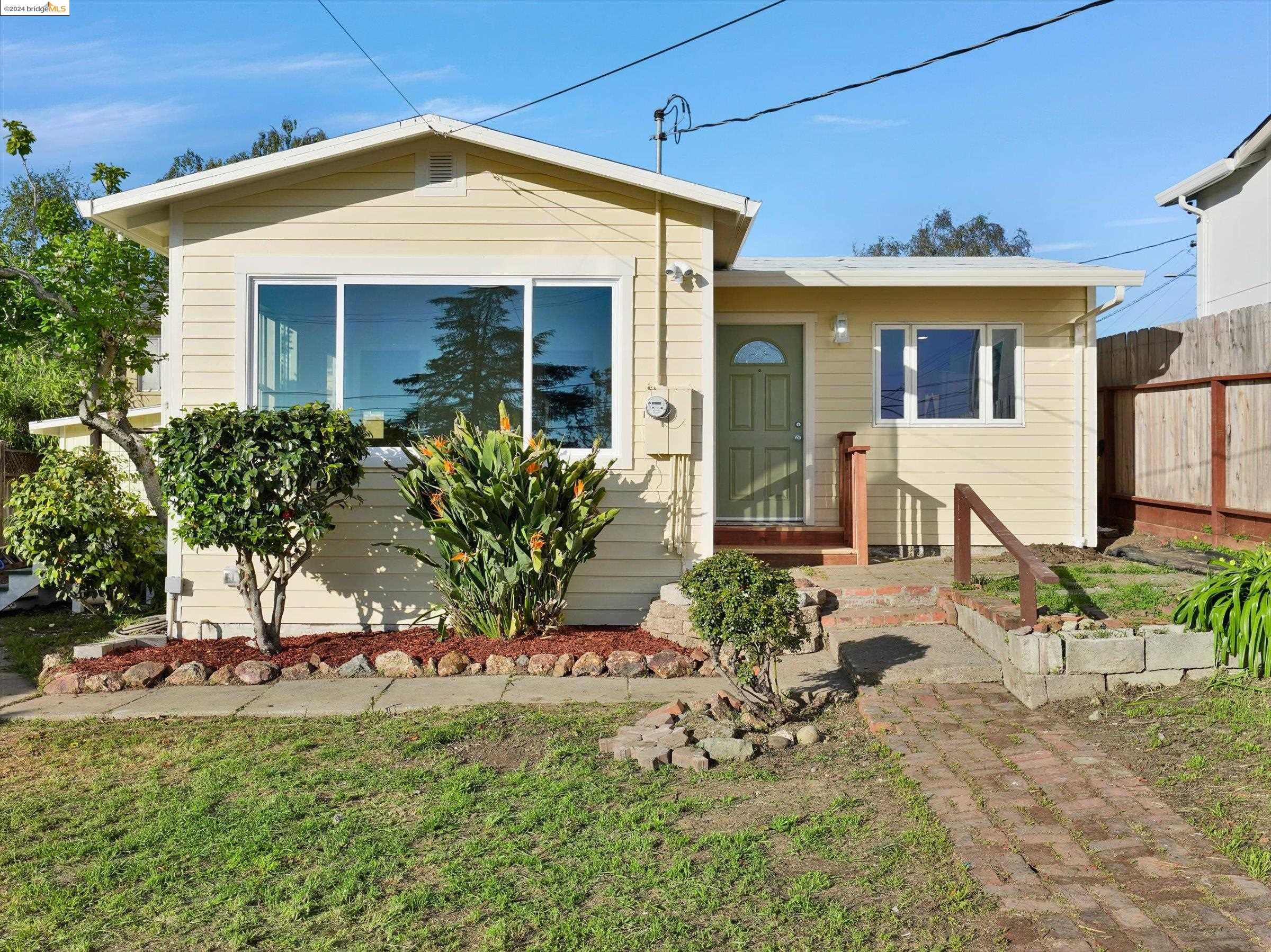 4330 Pampas Ave
