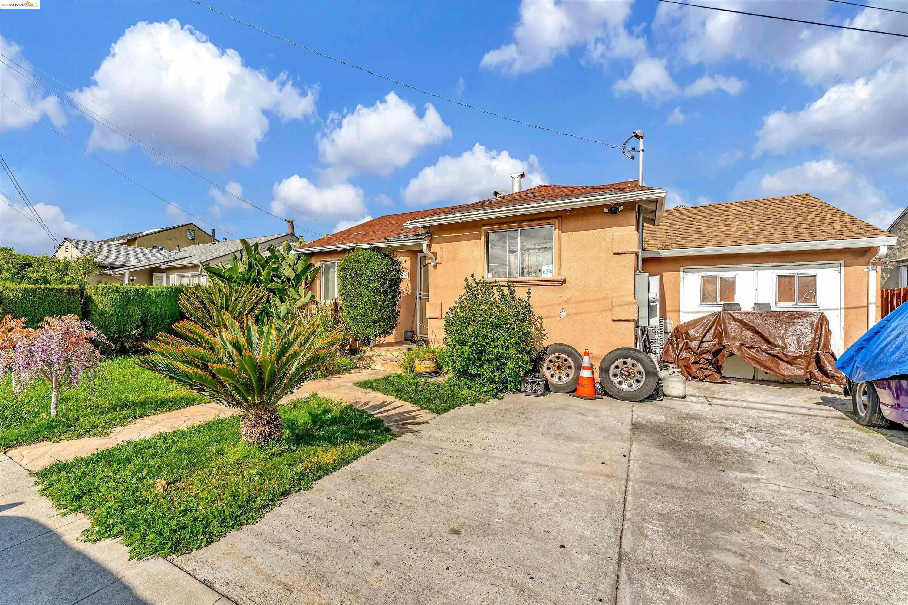 1452 Pierce Ave
