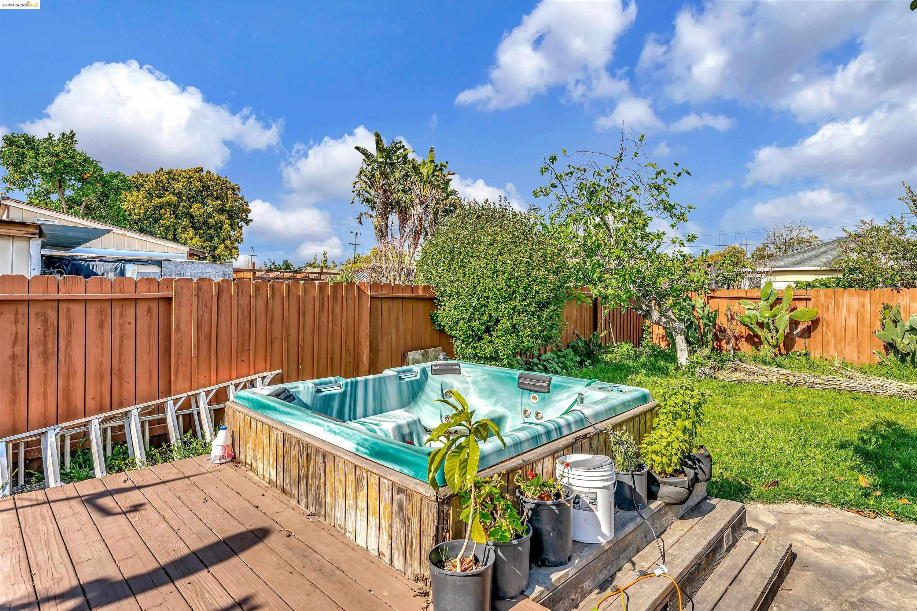 1452 Pierce Ave