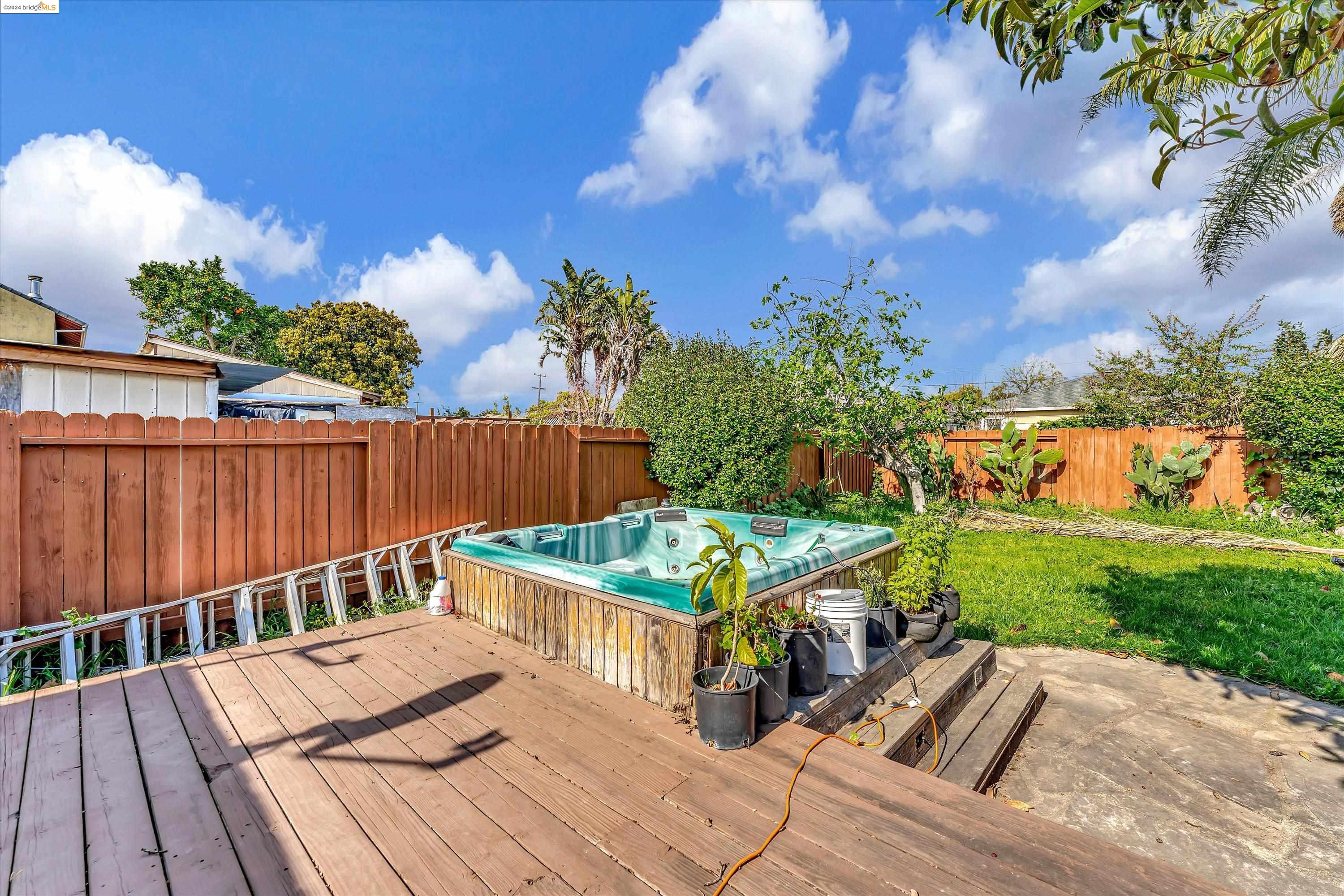 1452 Pierce Ave