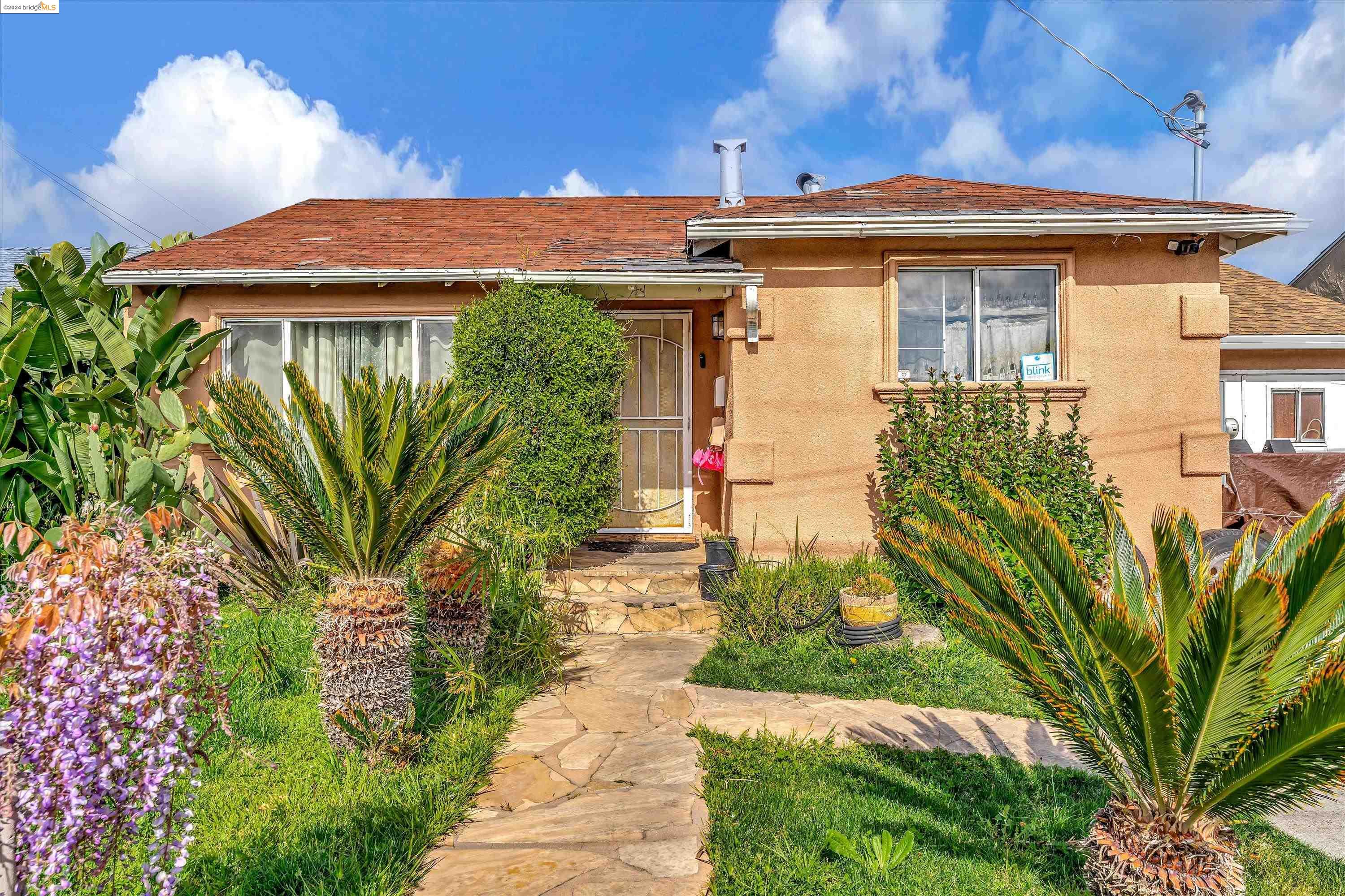 1452 Pierce Ave
