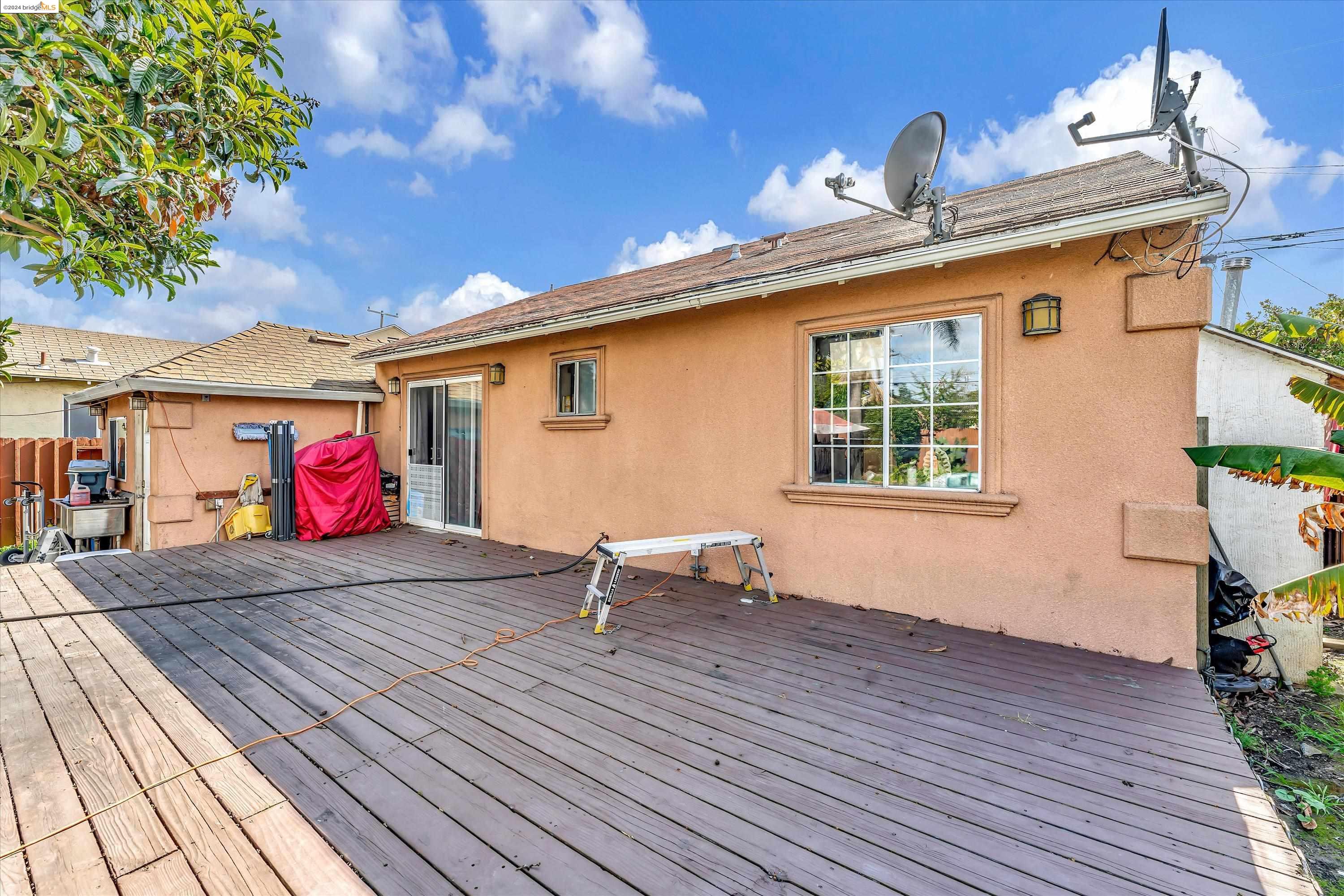 1452 Pierce Ave
