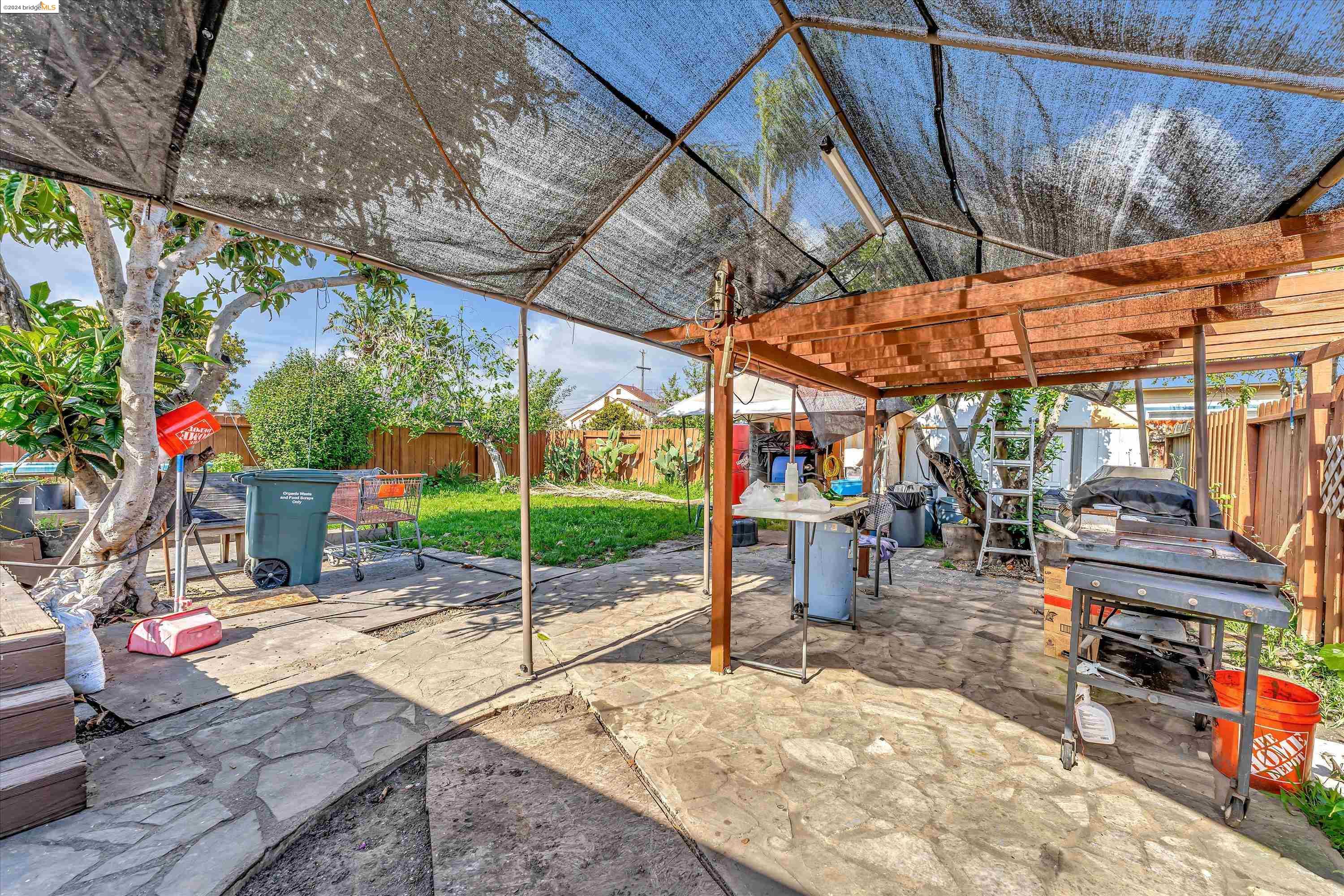 1452 Pierce Ave