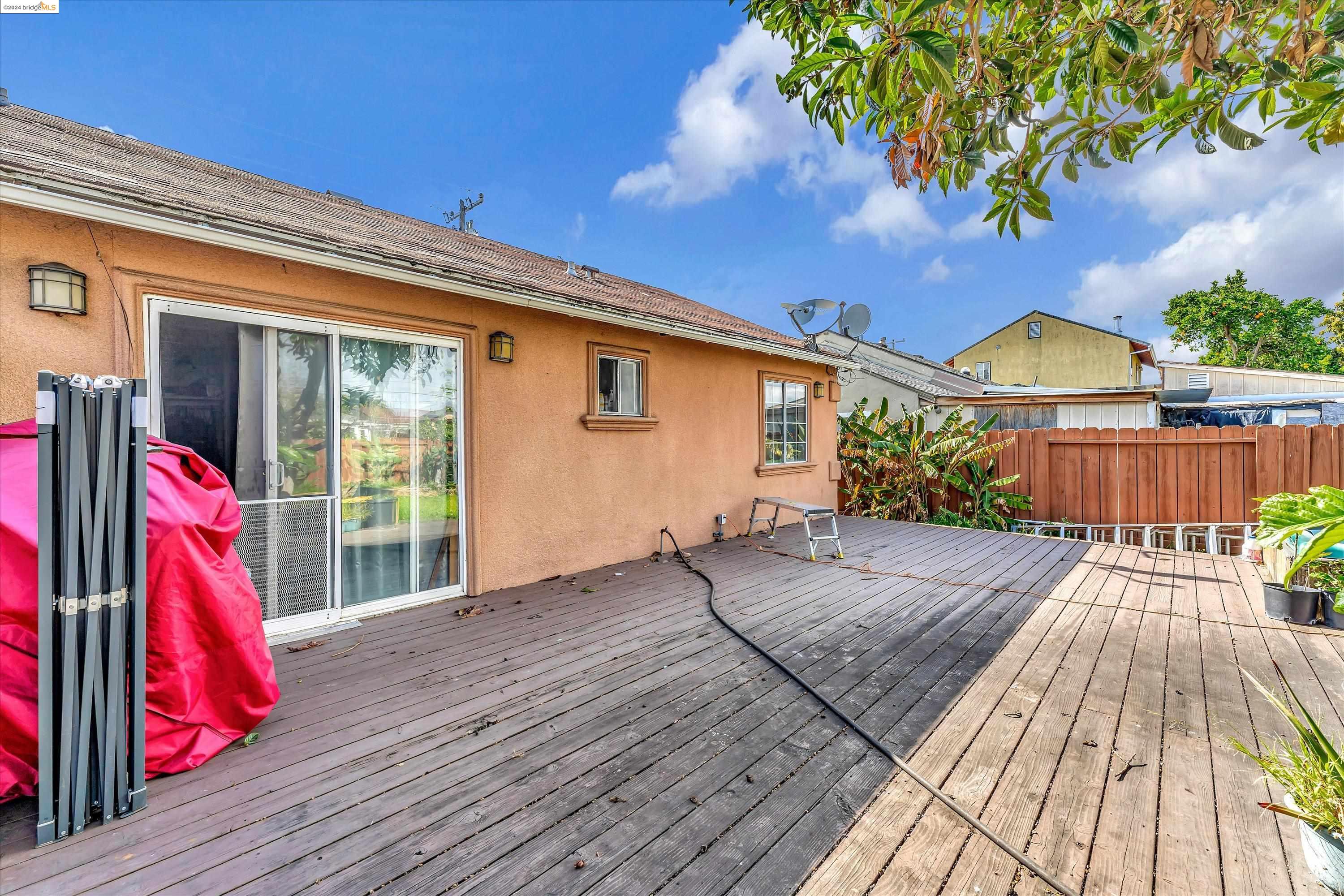1452 Pierce Ave