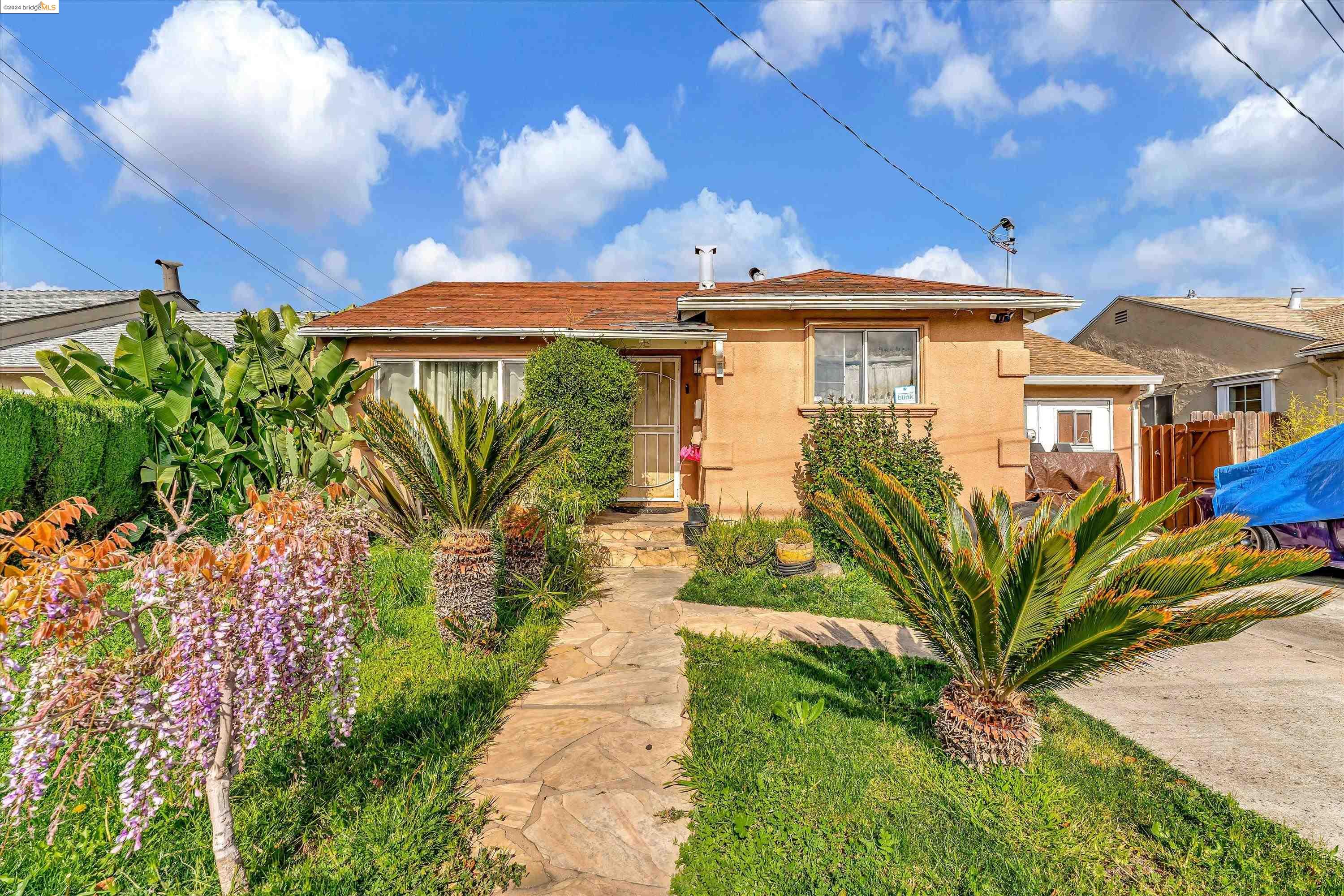 1452 Pierce Ave