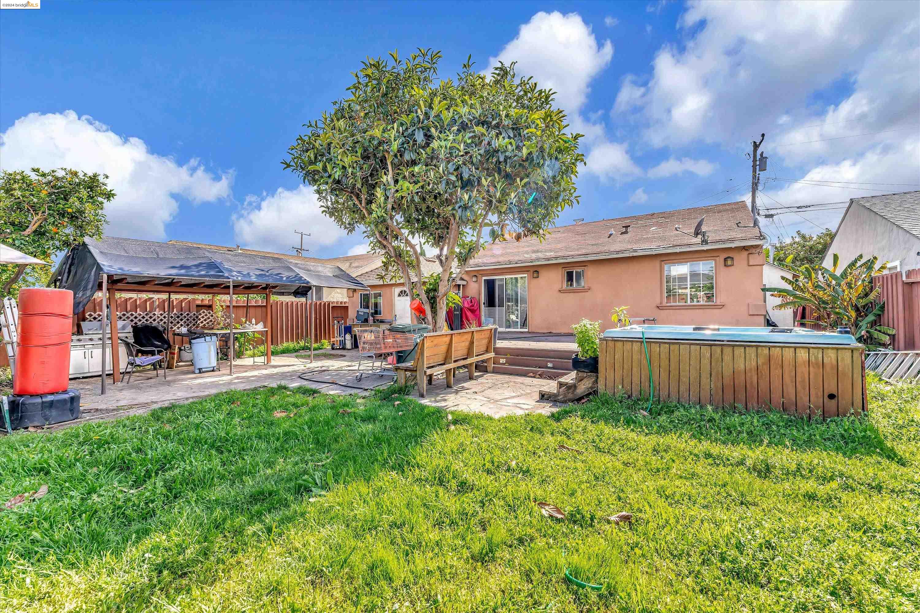 1452 Pierce Ave