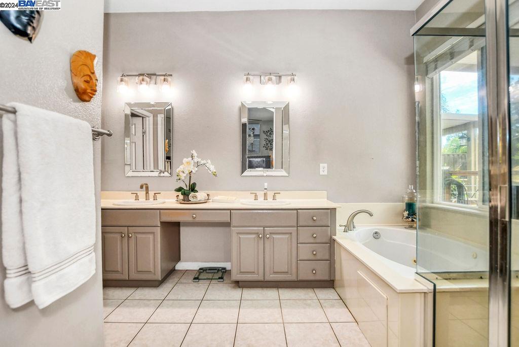 3309 Lair Way
