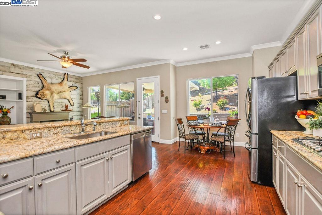 3309 Lair Way