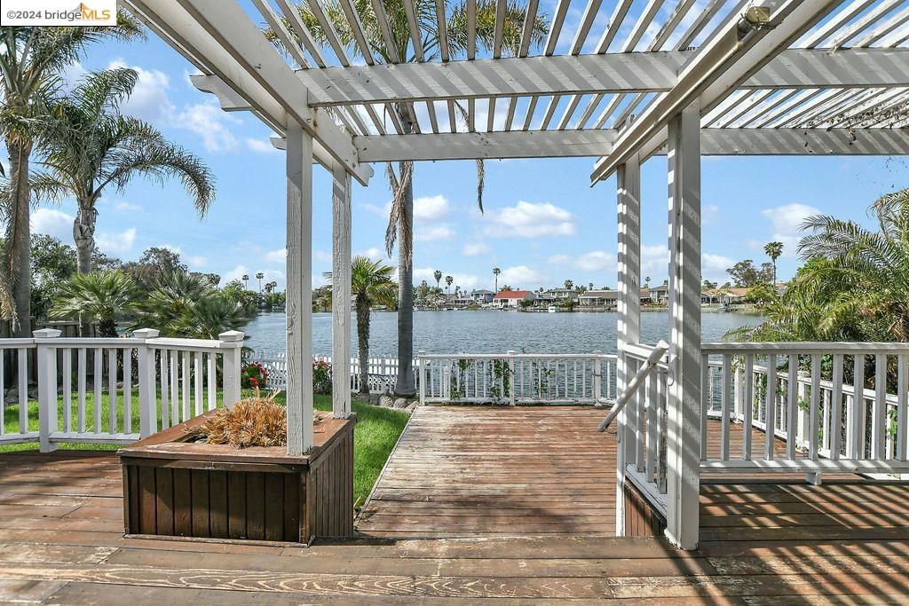 5521 Starboard Ct