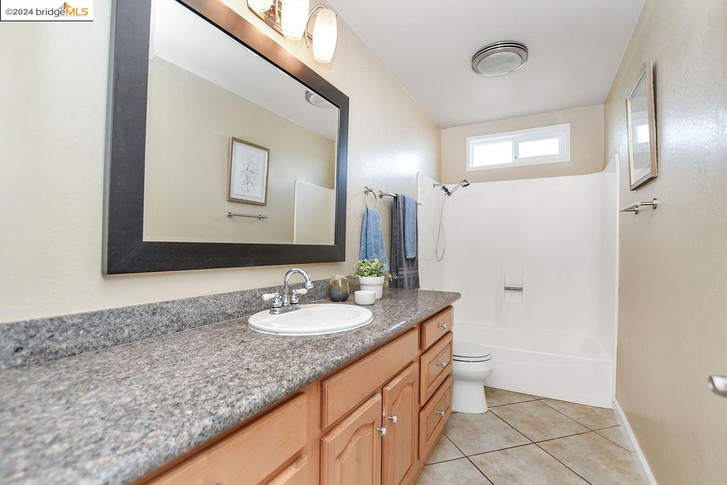 5521 Starboard Ct