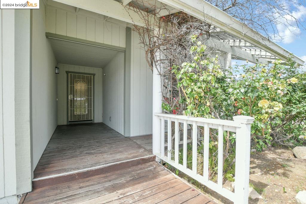 5521 Starboard Ct