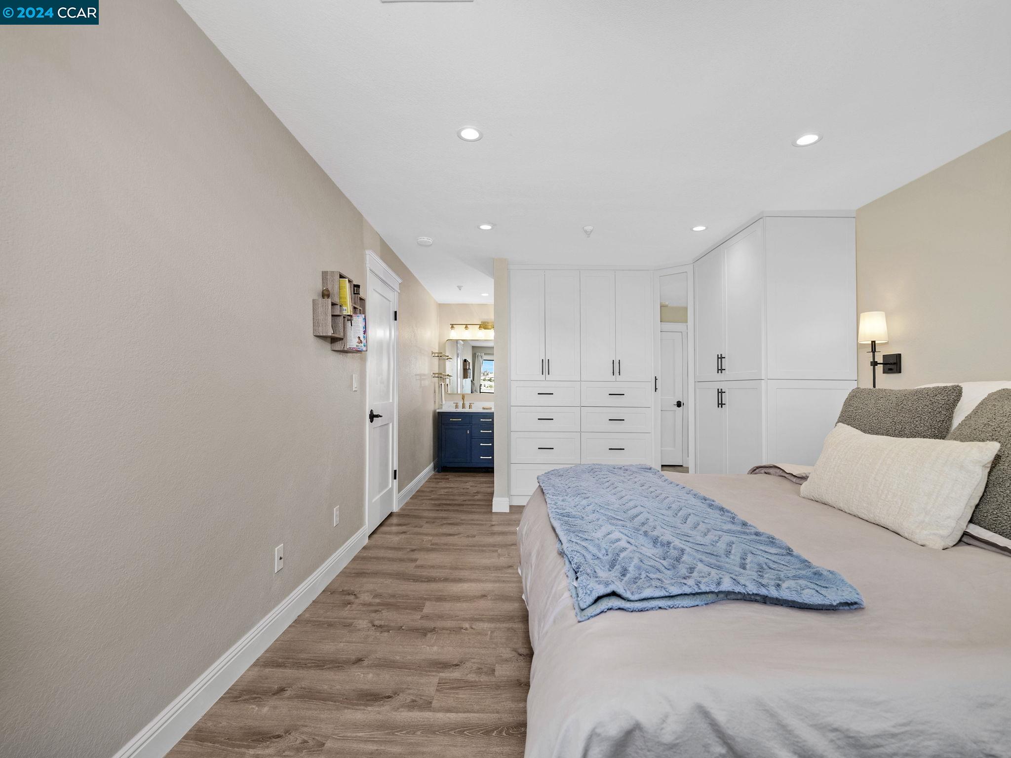 1201 Alta Vista Dr # 203