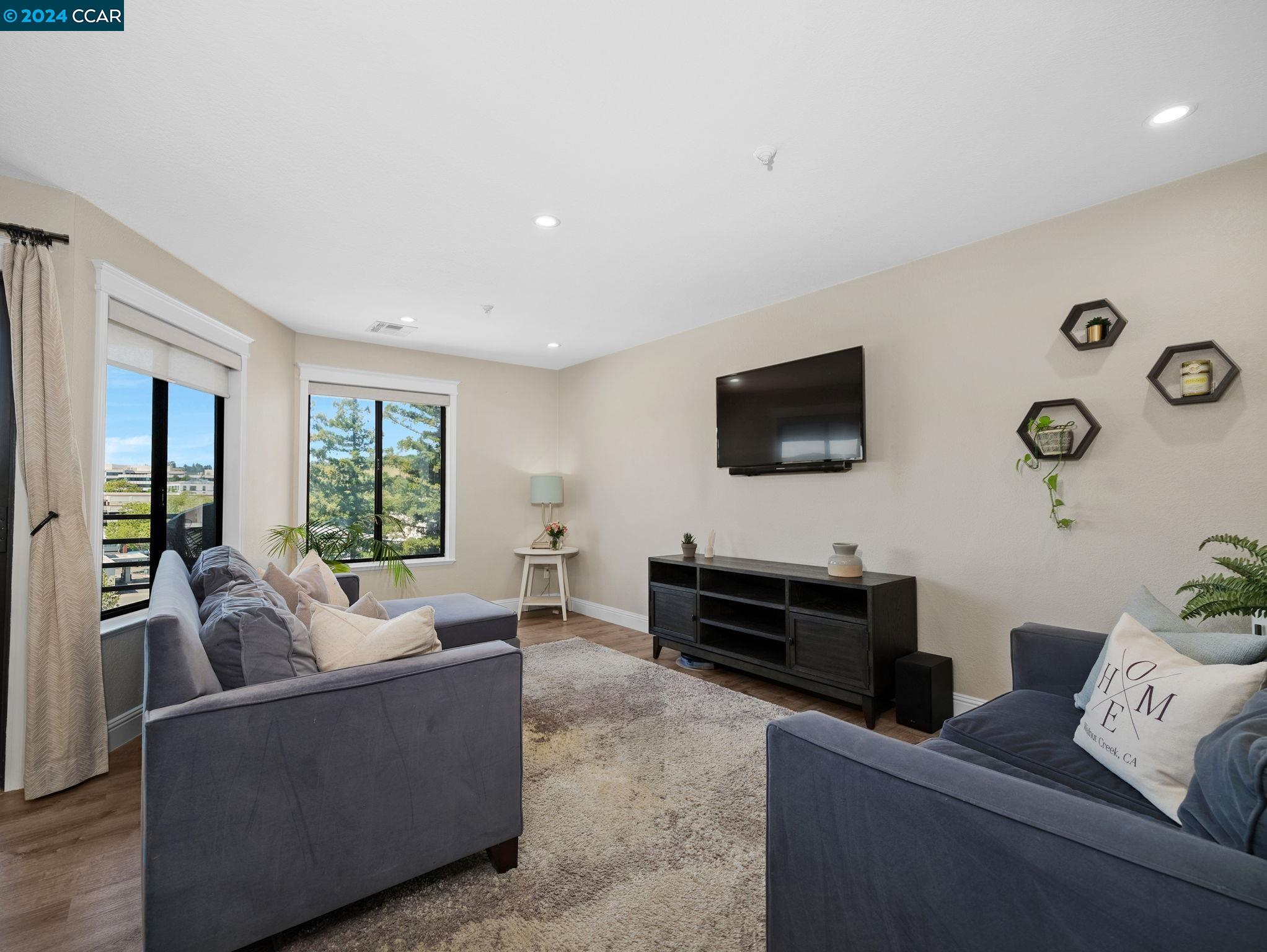 1201 Alta Vista Dr # 203