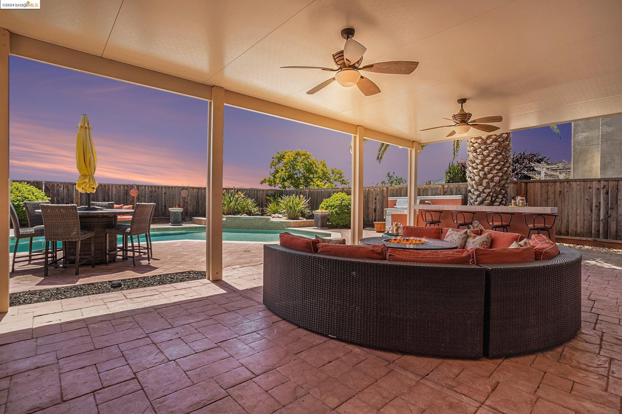 2476 Mammoth Way