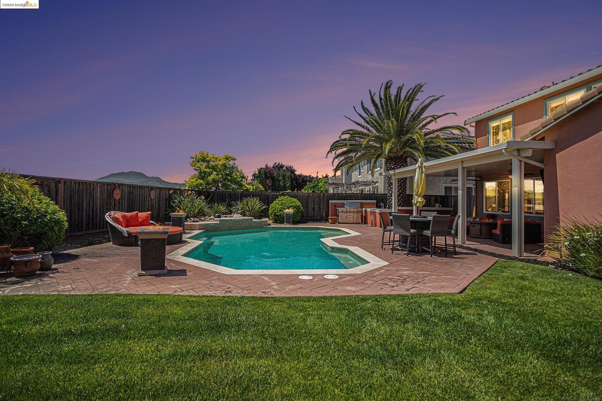 2476 Mammoth Way