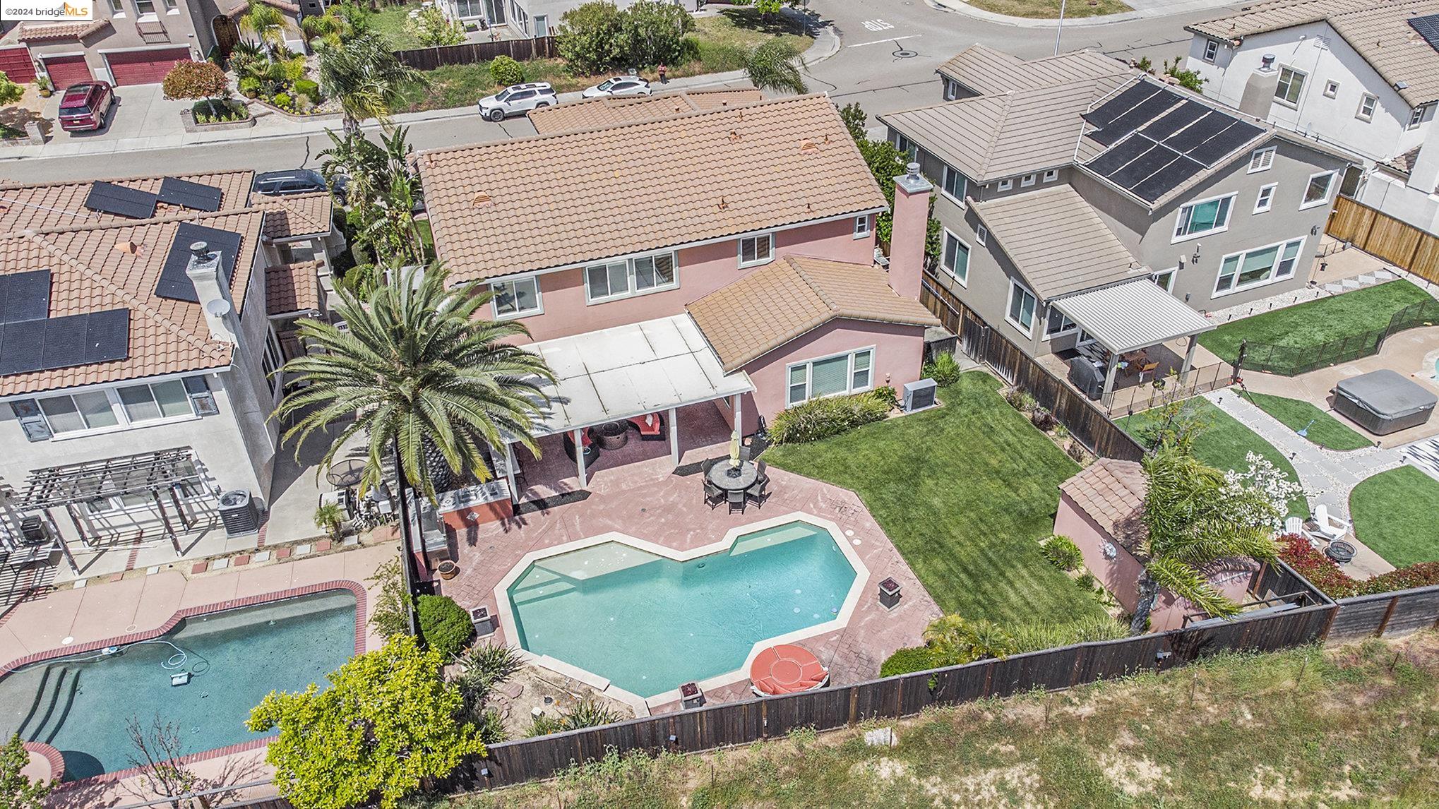 2476 Mammoth Way