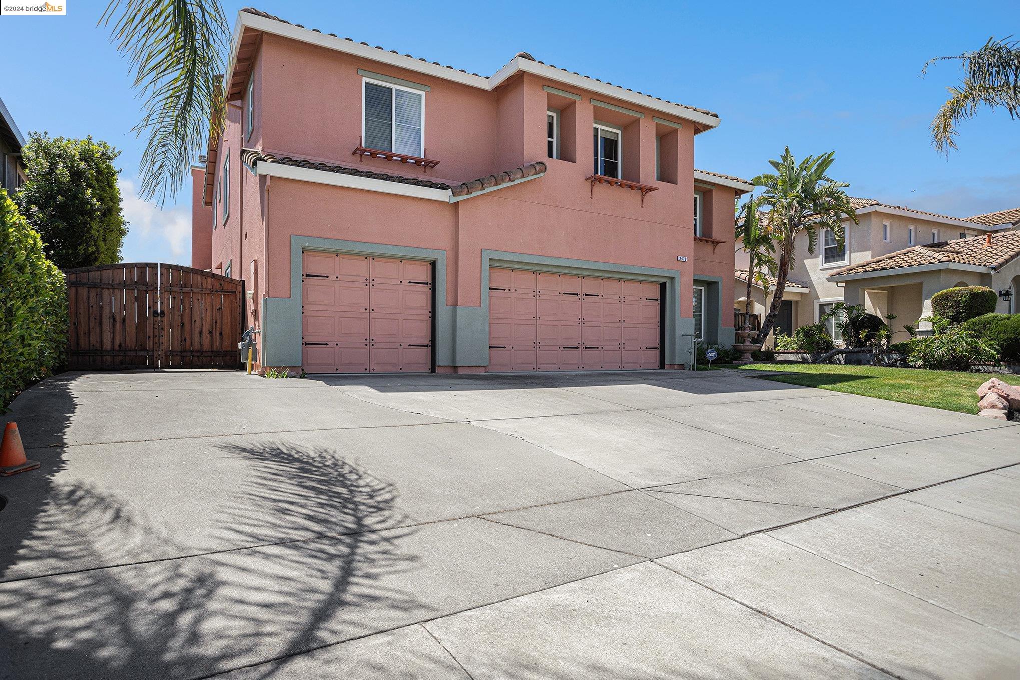 2476 Mammoth Way