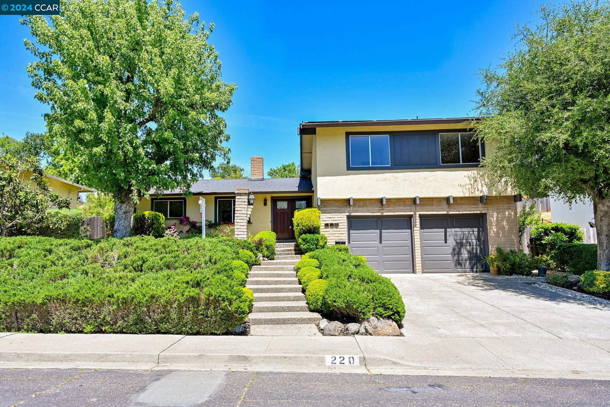 220 Devon Ave