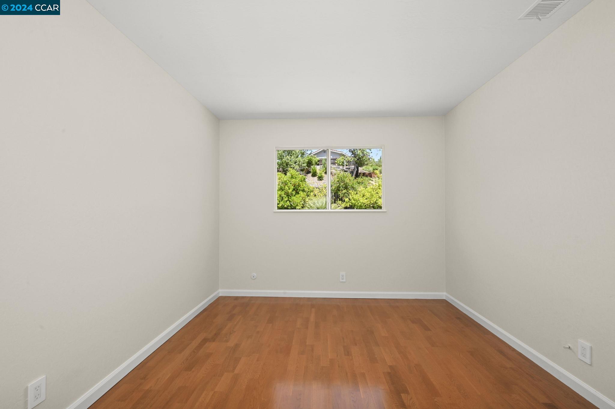 220 Devon Ave