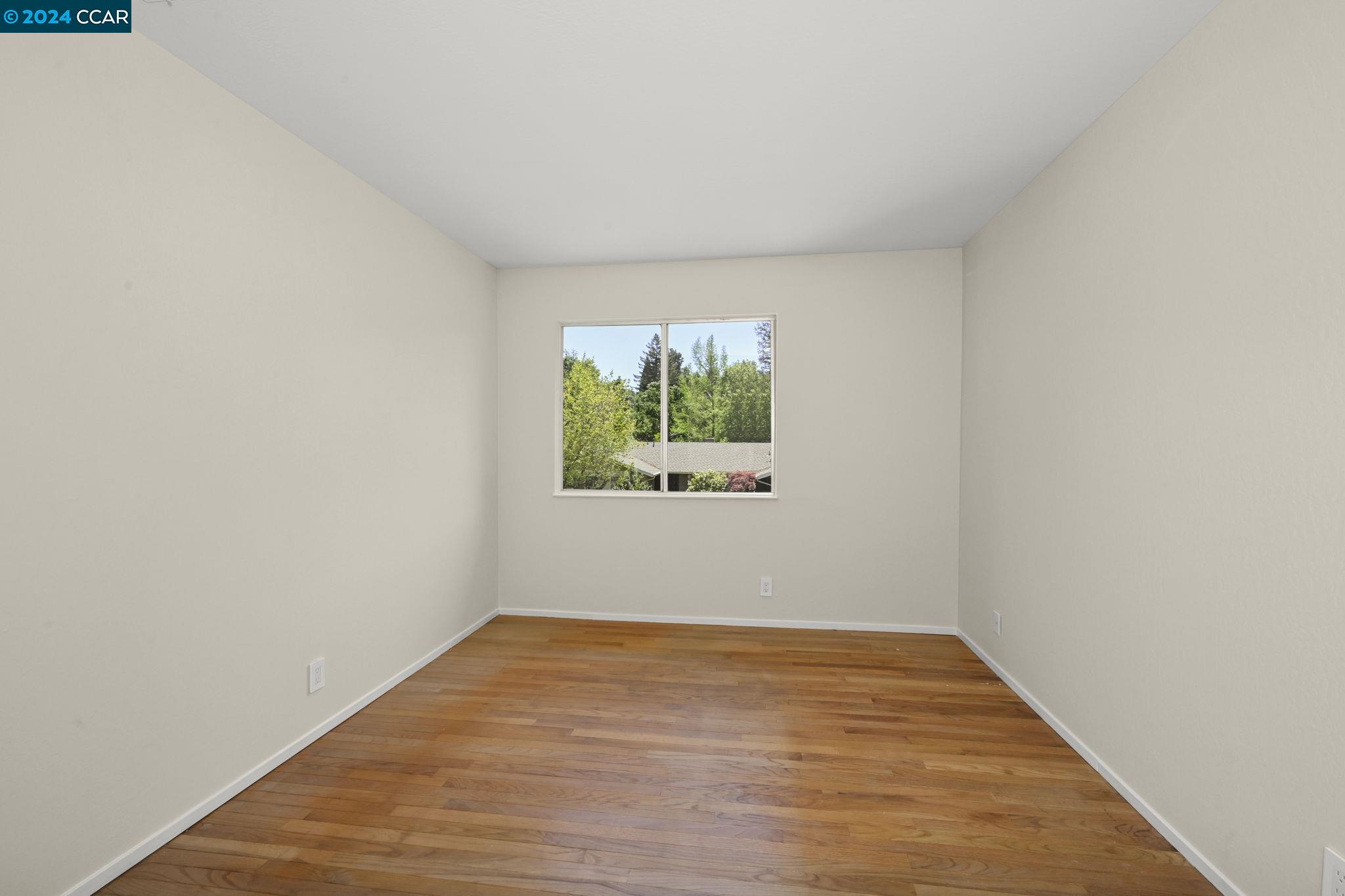 220 Devon Ave