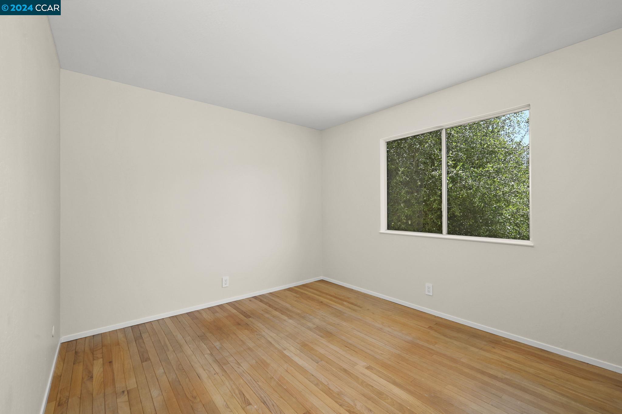220 Devon Ave
