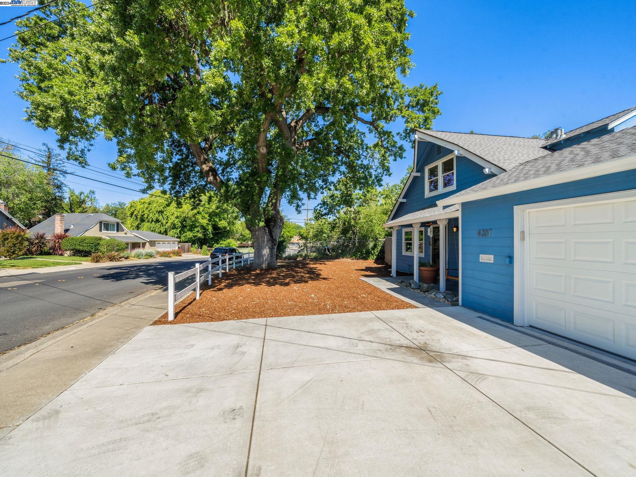 4207 Cobblestone Dr