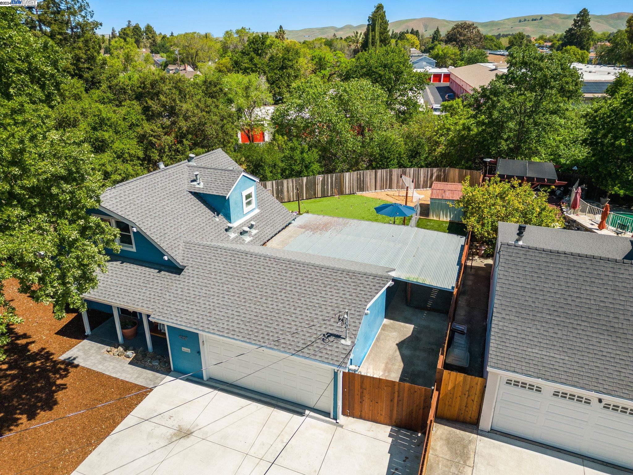 4207 Cobblestone Dr