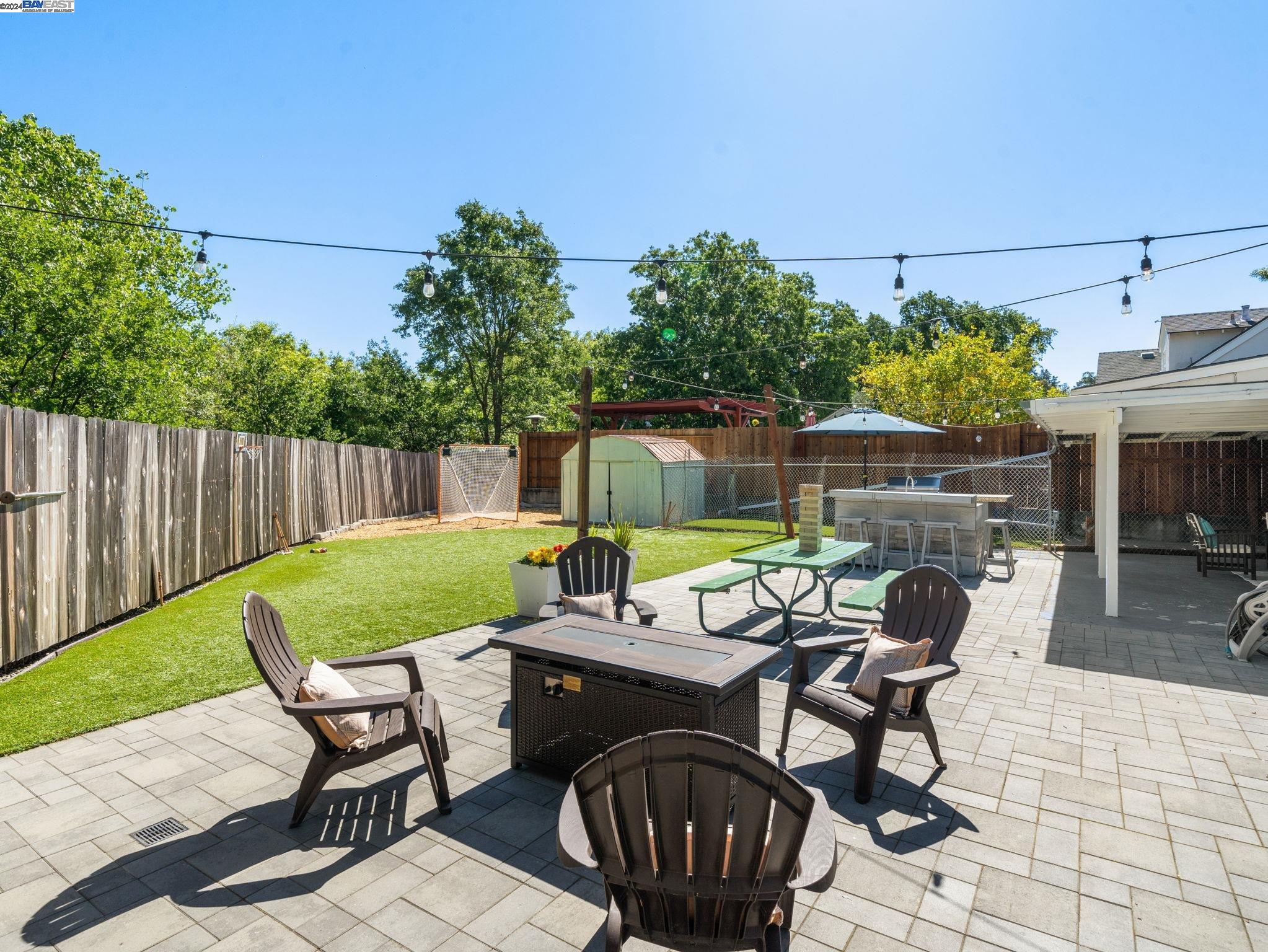 4207 Cobblestone Dr