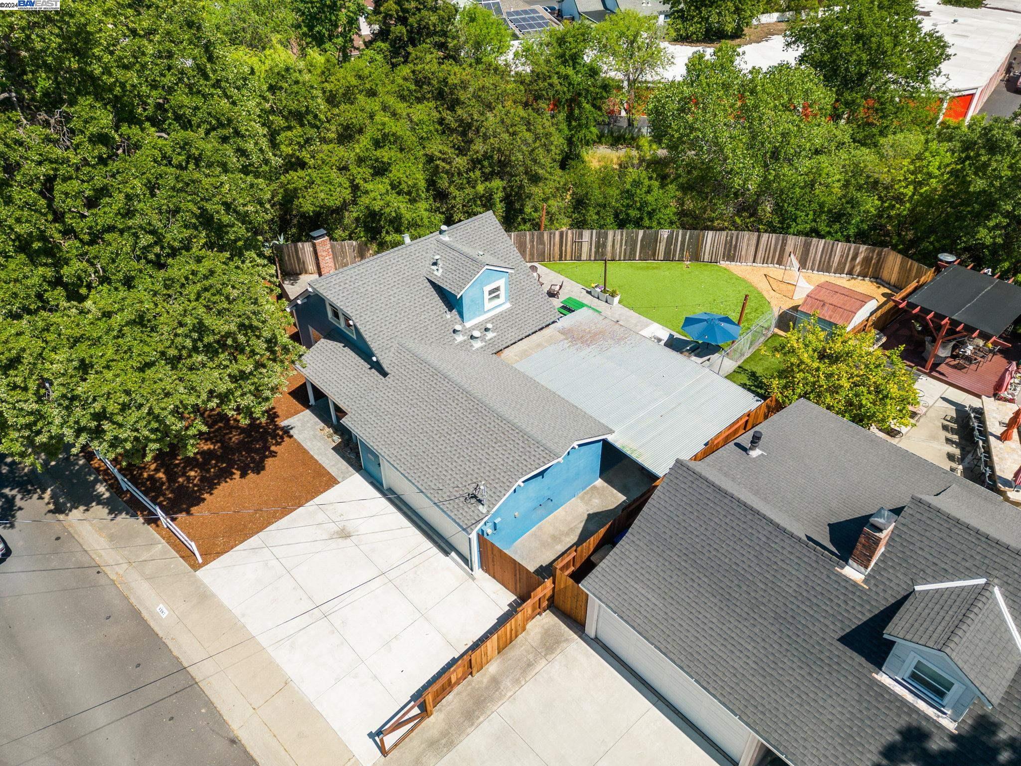 4207 Cobblestone Dr