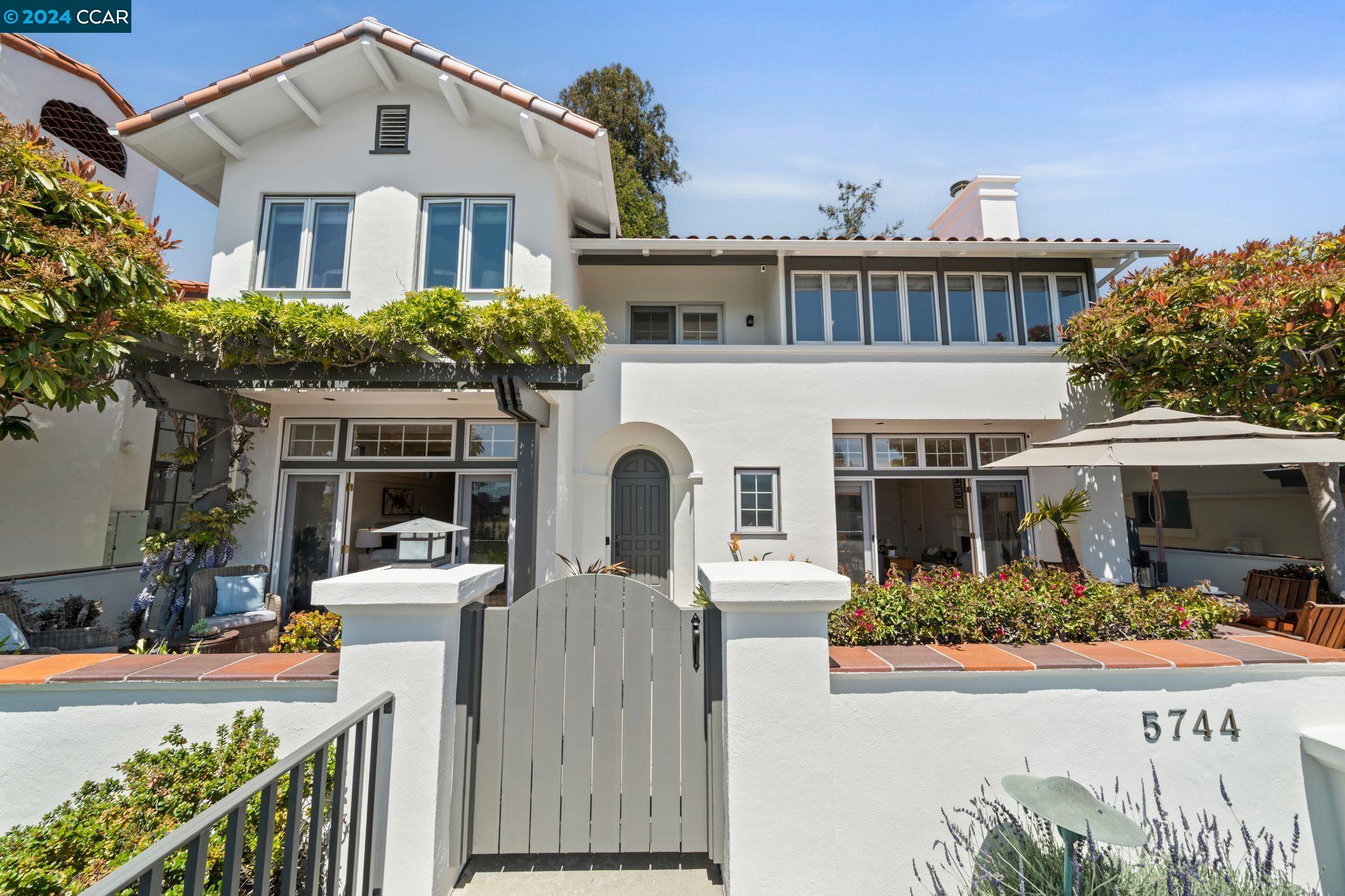 5744 Buena Vista Ave