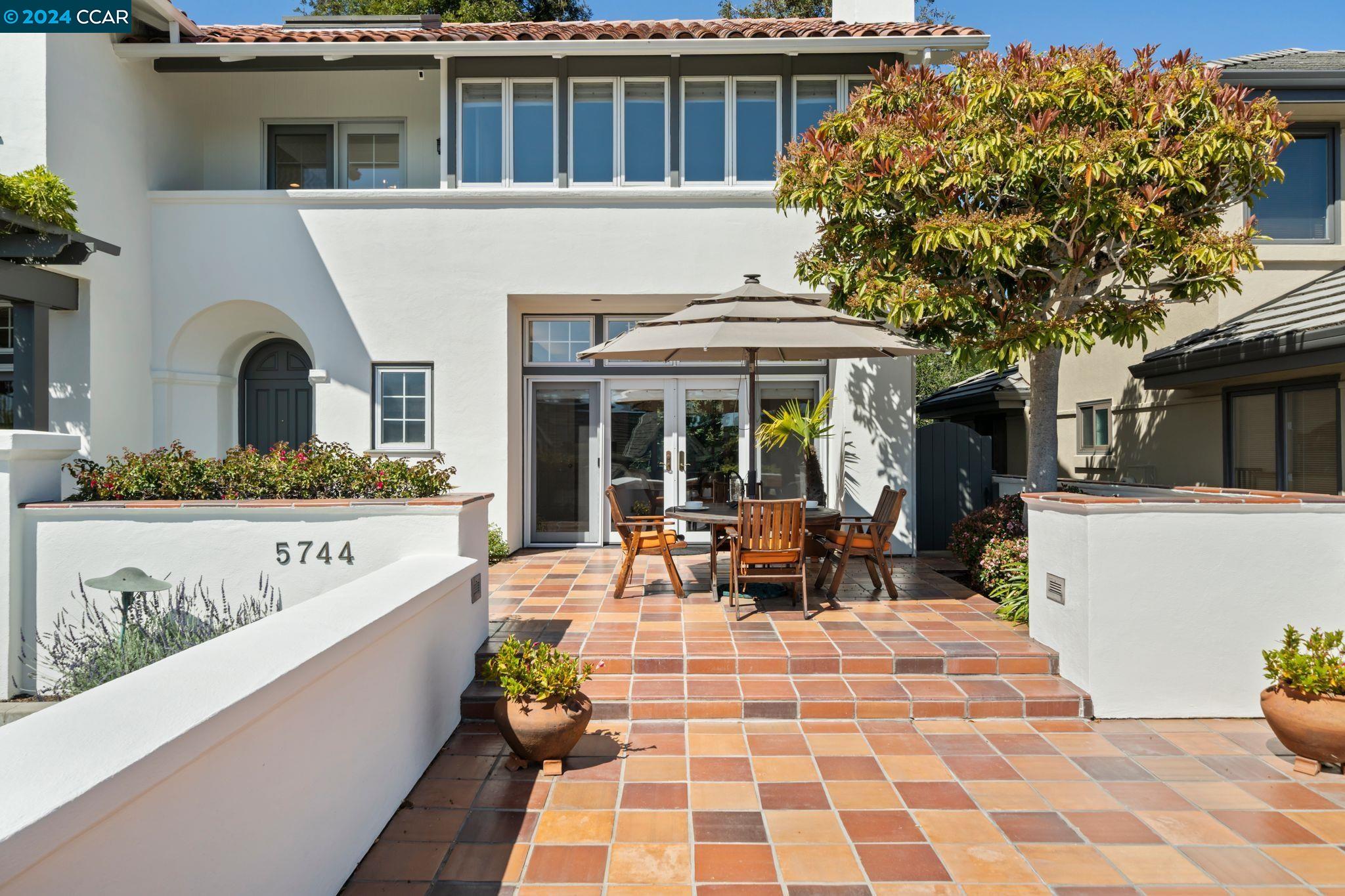 5744 Buena Vista Ave