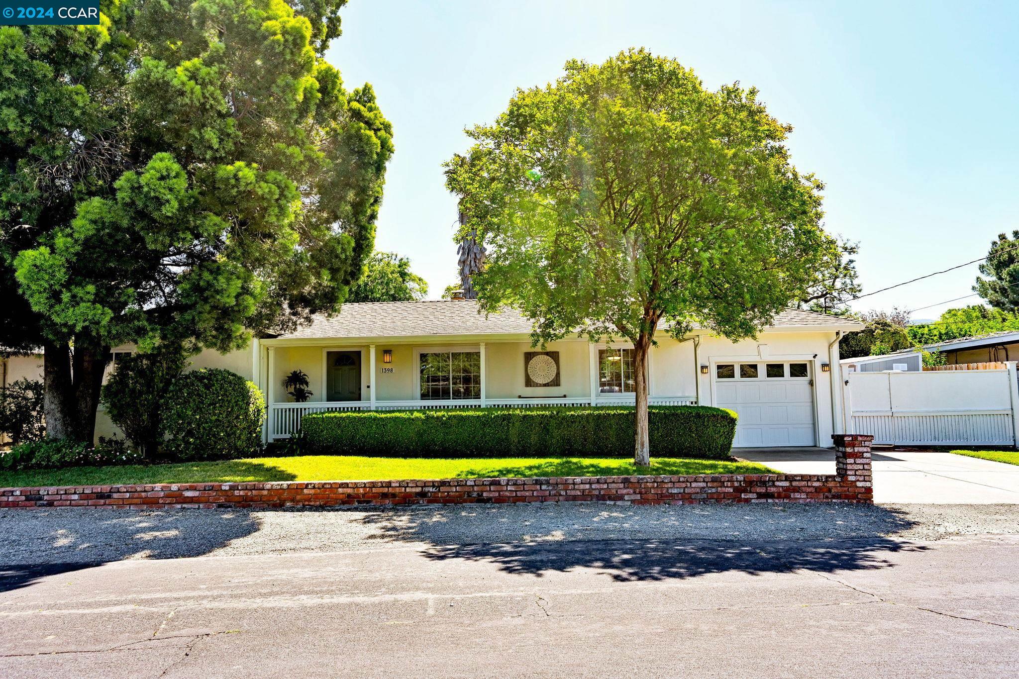 1398 Grove Way