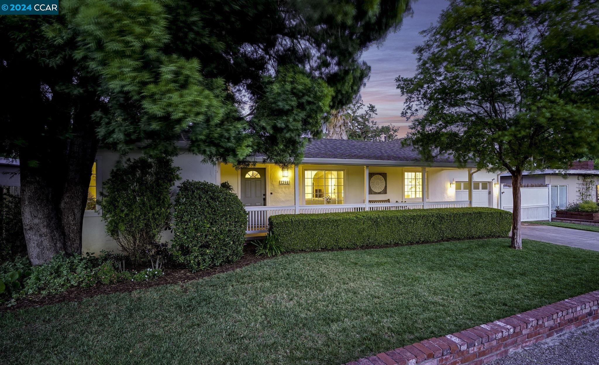1398 Grove Way