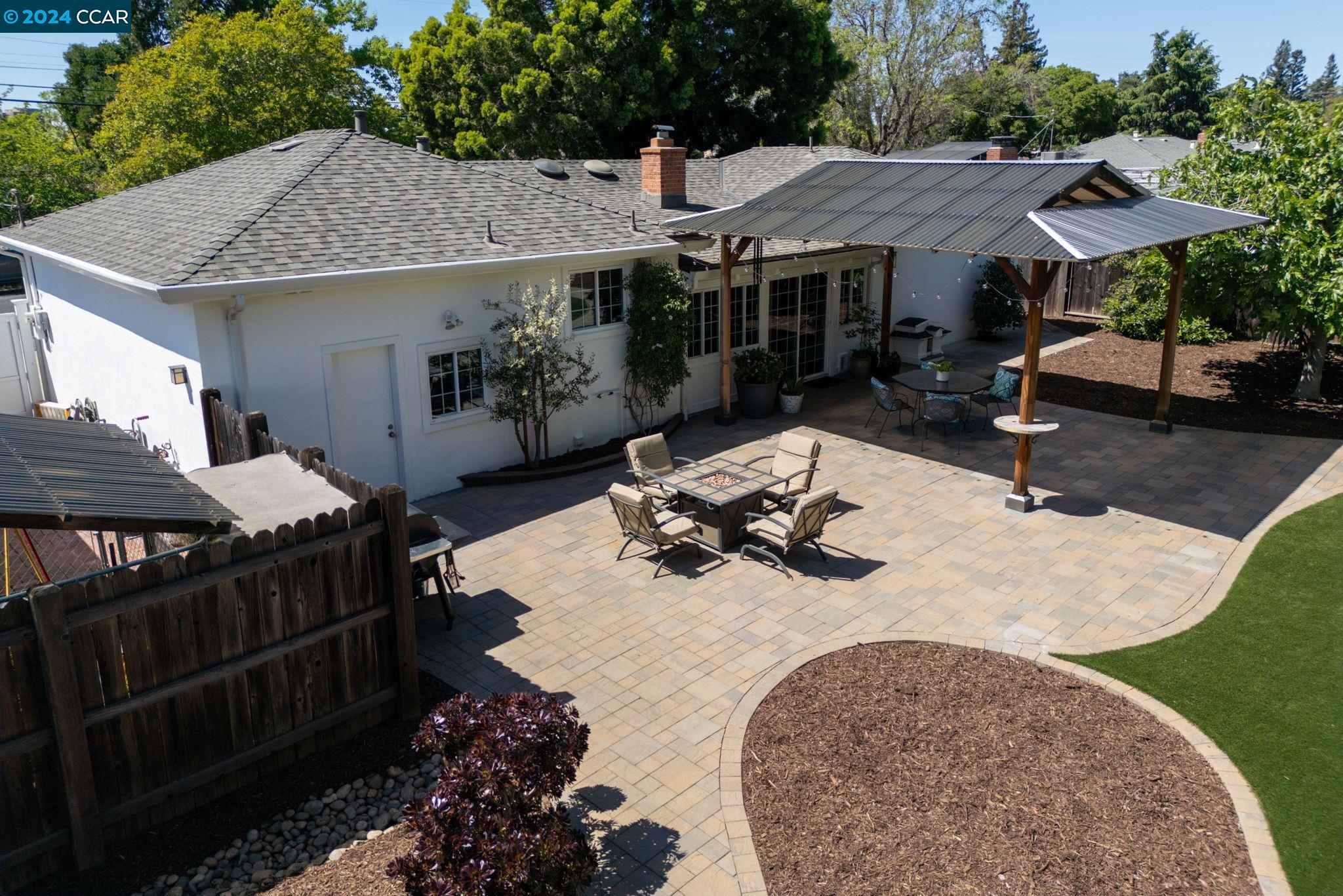 1398 Grove Way