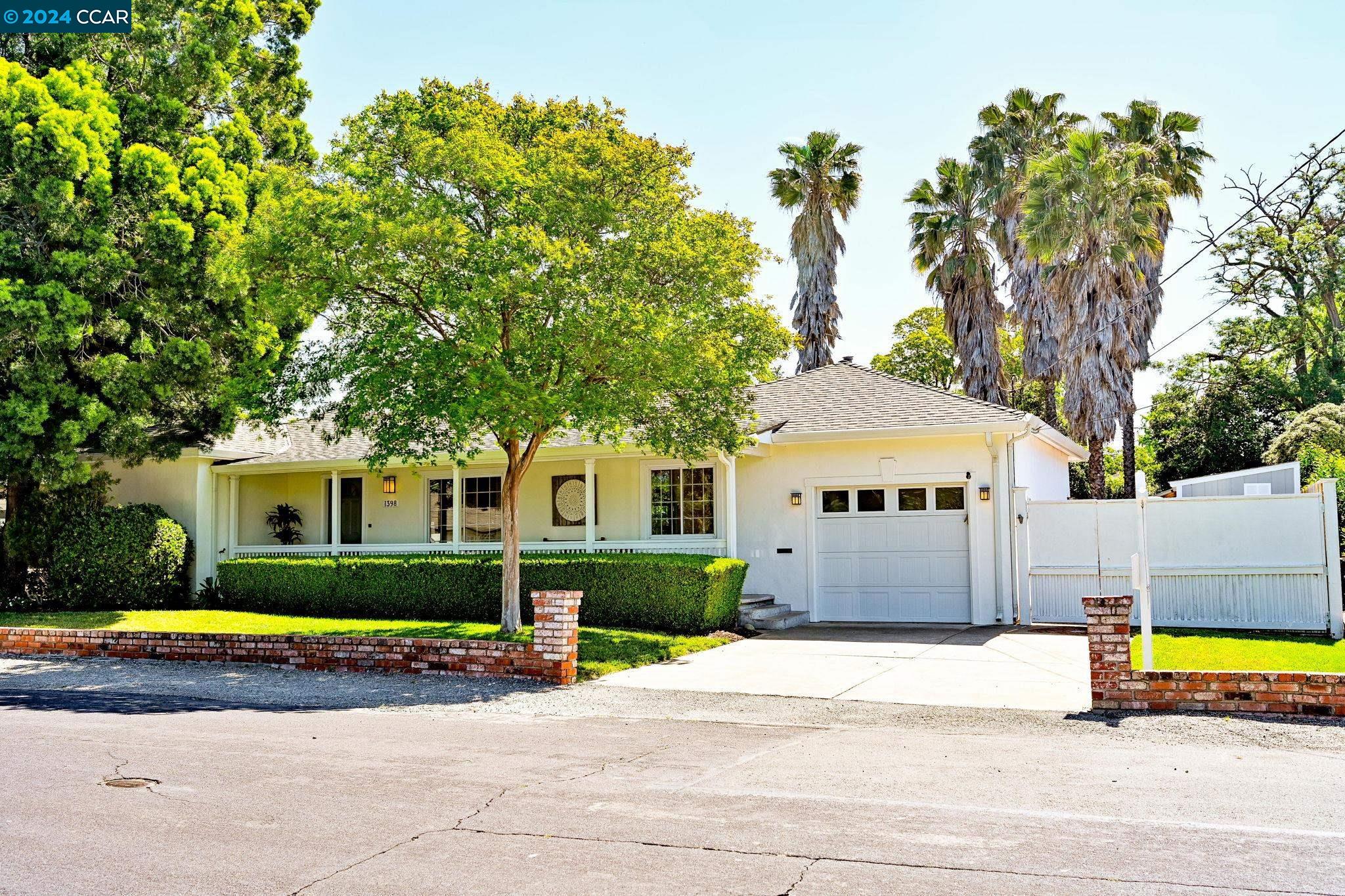 1398 Grove Way