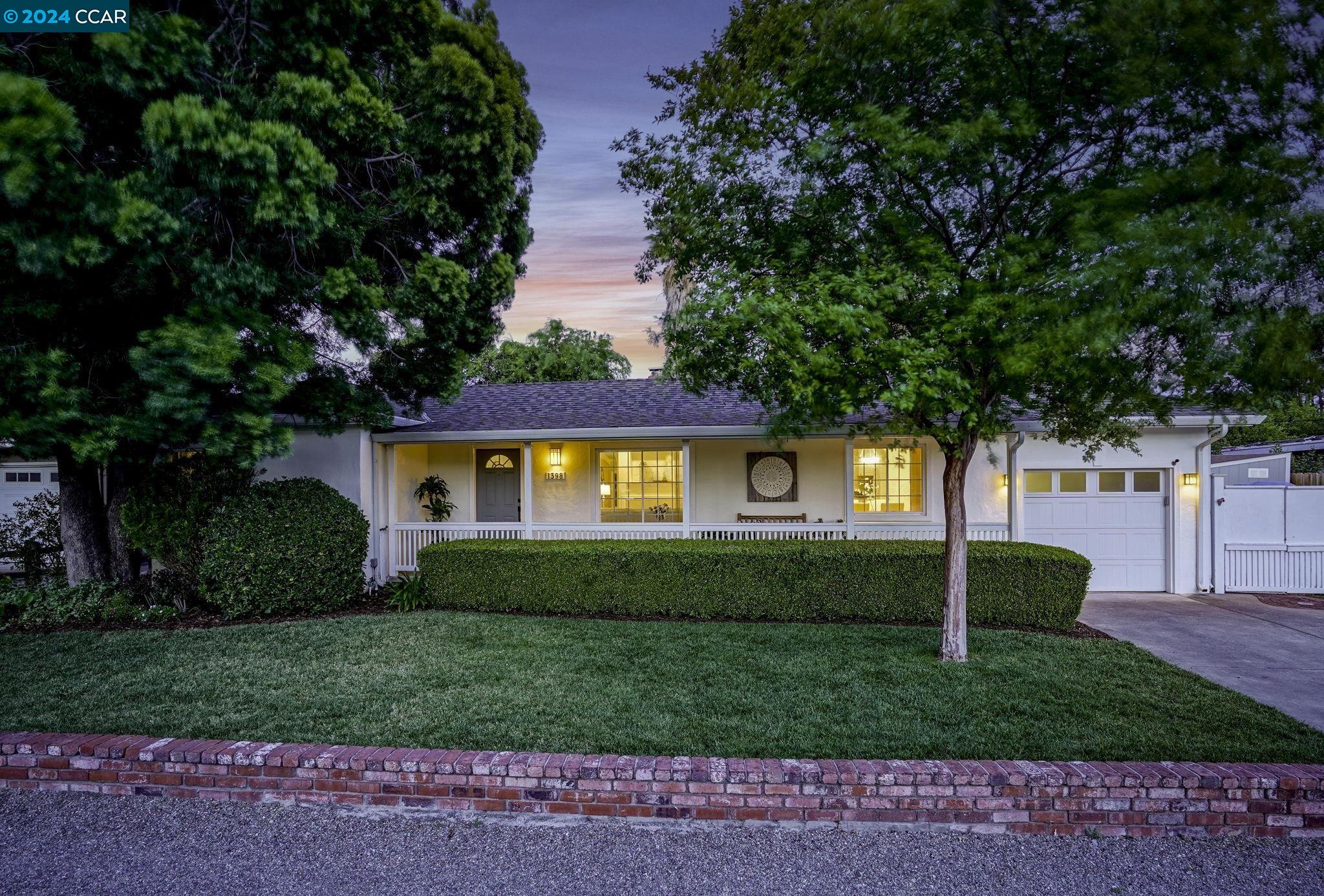 1398 Grove Way